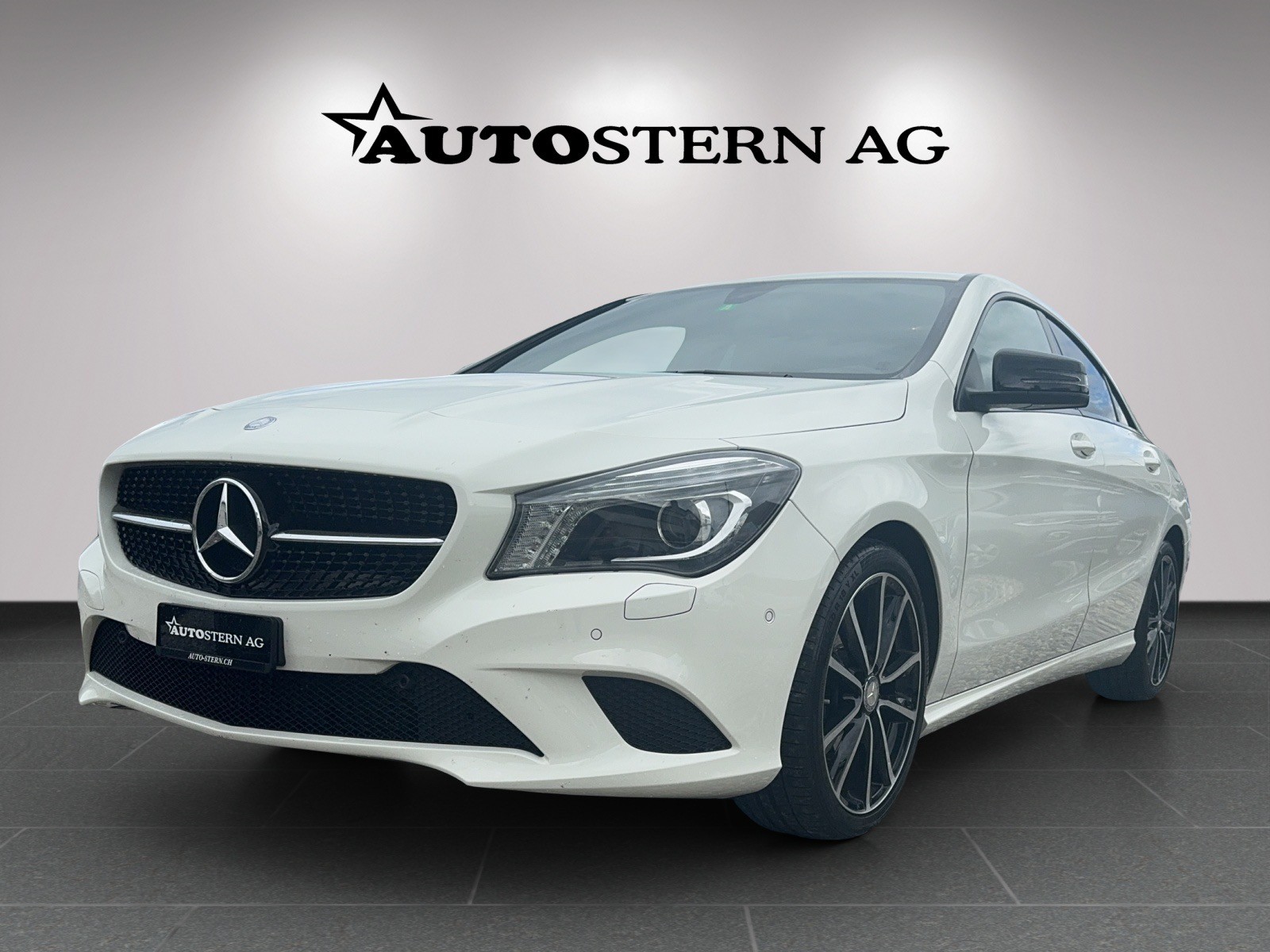 MERCEDES-BENZ CLA 200 Night Star