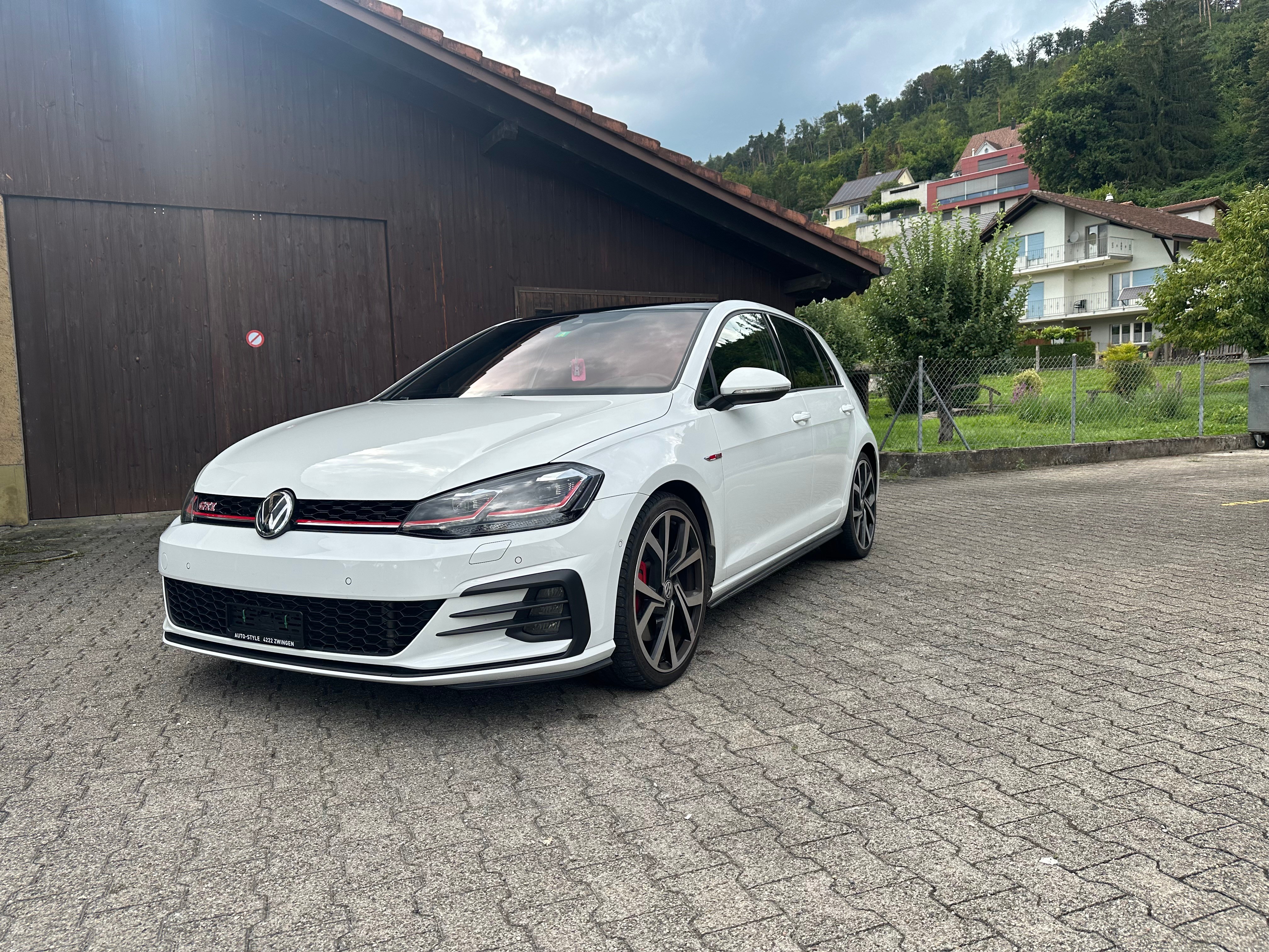 VW Golf 2.0 TSI GTI Performance