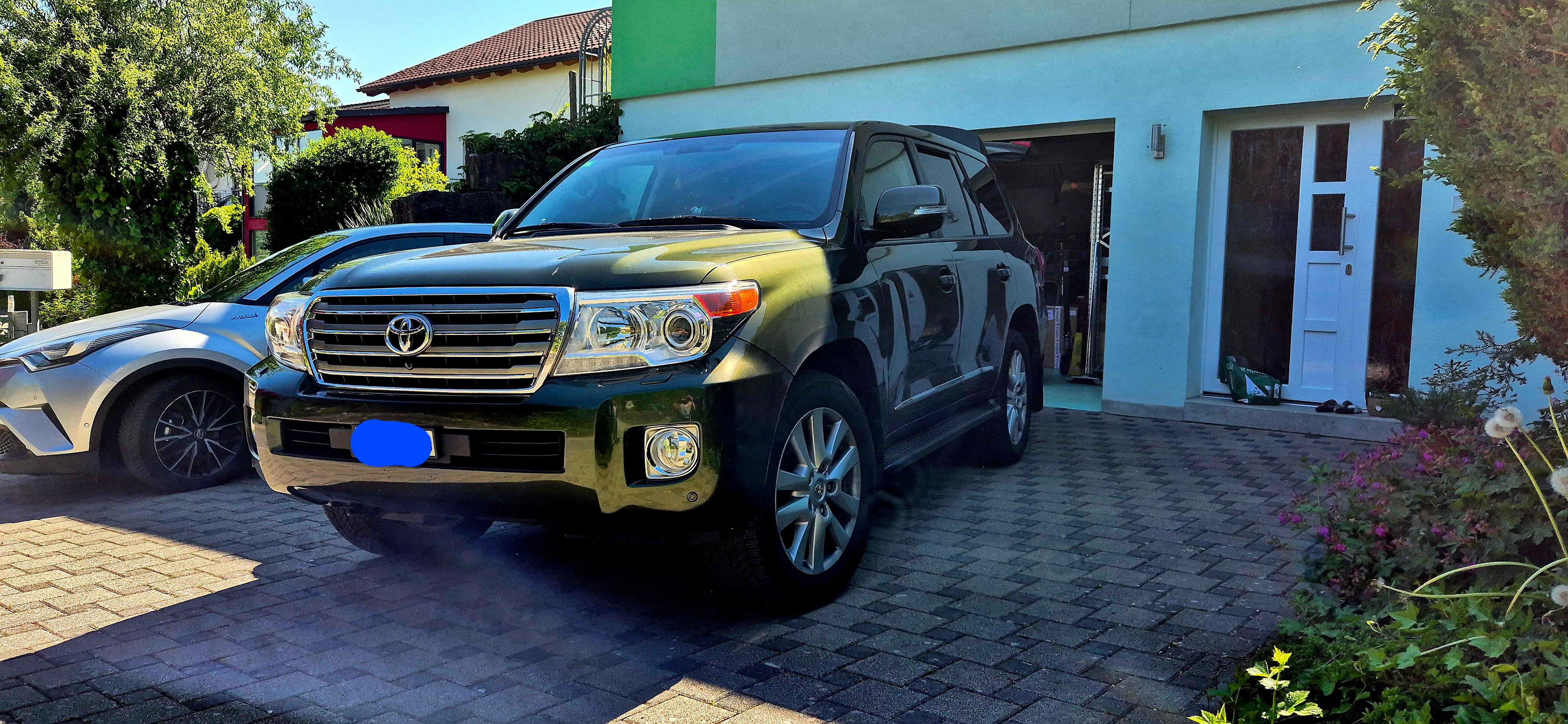 TOYOTA Land Cruiser V8 4.5 D-4D Luna