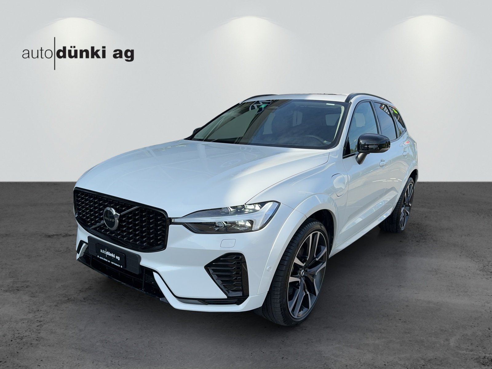 VOLVO XC60 T8 eAWD PluginHybrid Ultimate Dark Geartronic