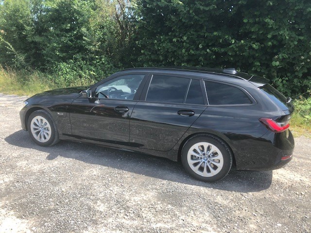 BMW 330e x DriveTouring Steptronic