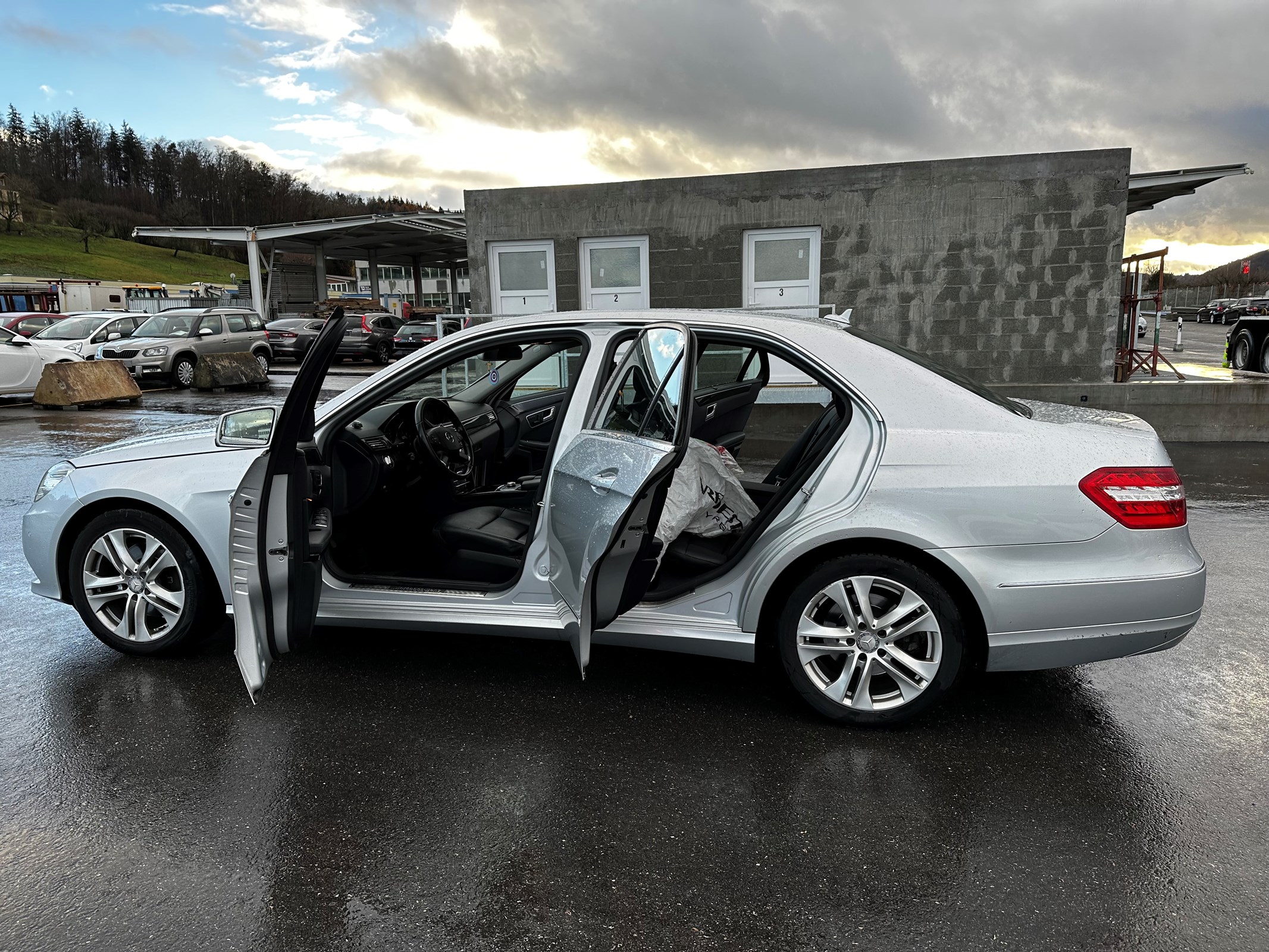 MERCEDES-BENZ E 350 CGI BlueEfficiency Avantgarde 7G-Tronic