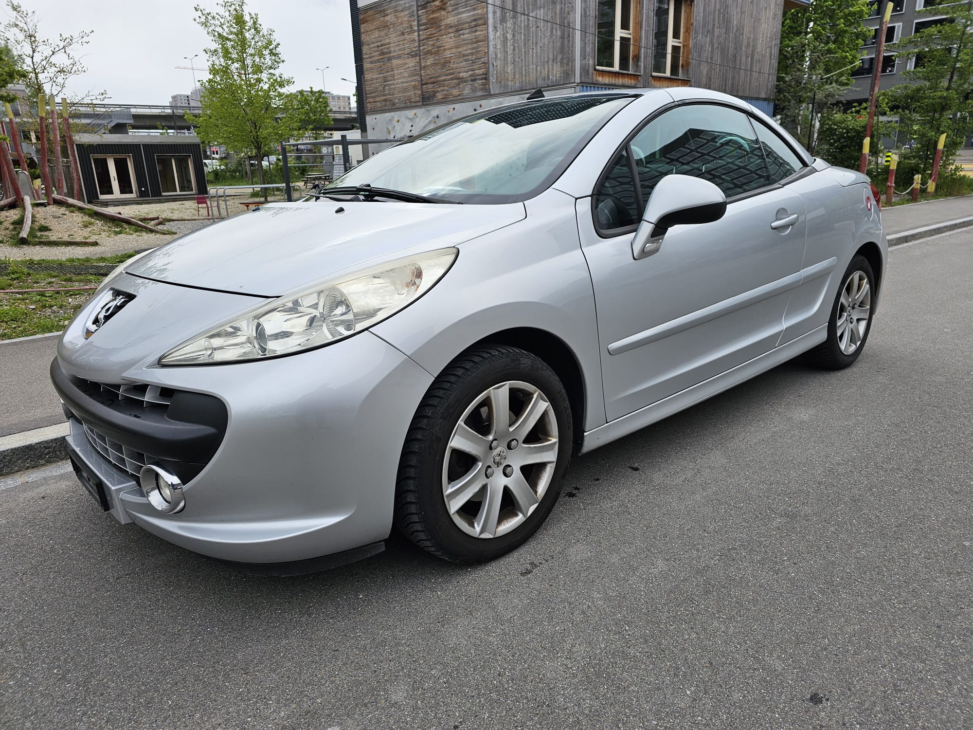 PEUGEOT 207 CC 1.6 16V Turbo Sport