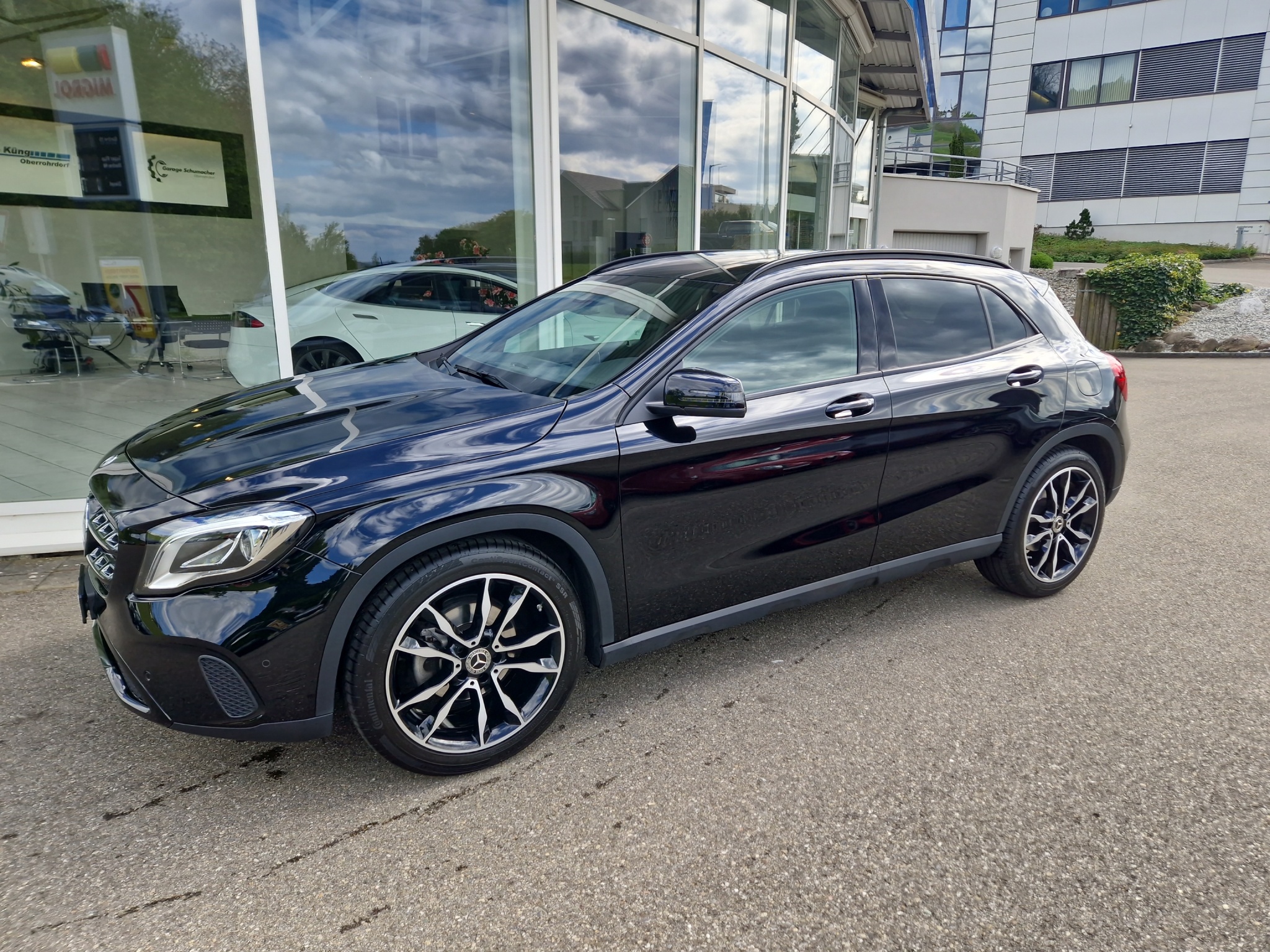 MERCEDES-BENZ GLA 200 Night Star 7G-DCT