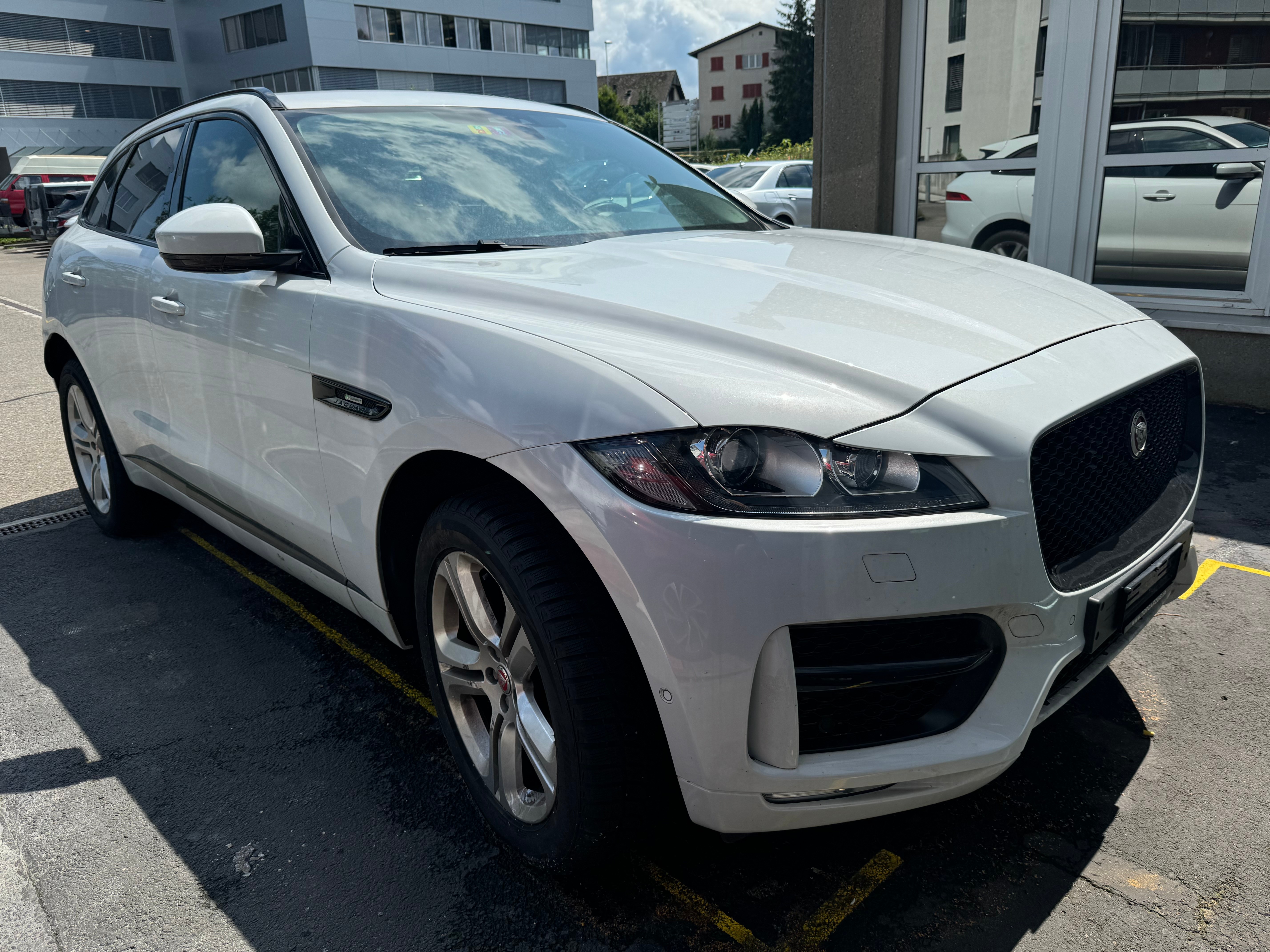 JAGUAR F-PACE