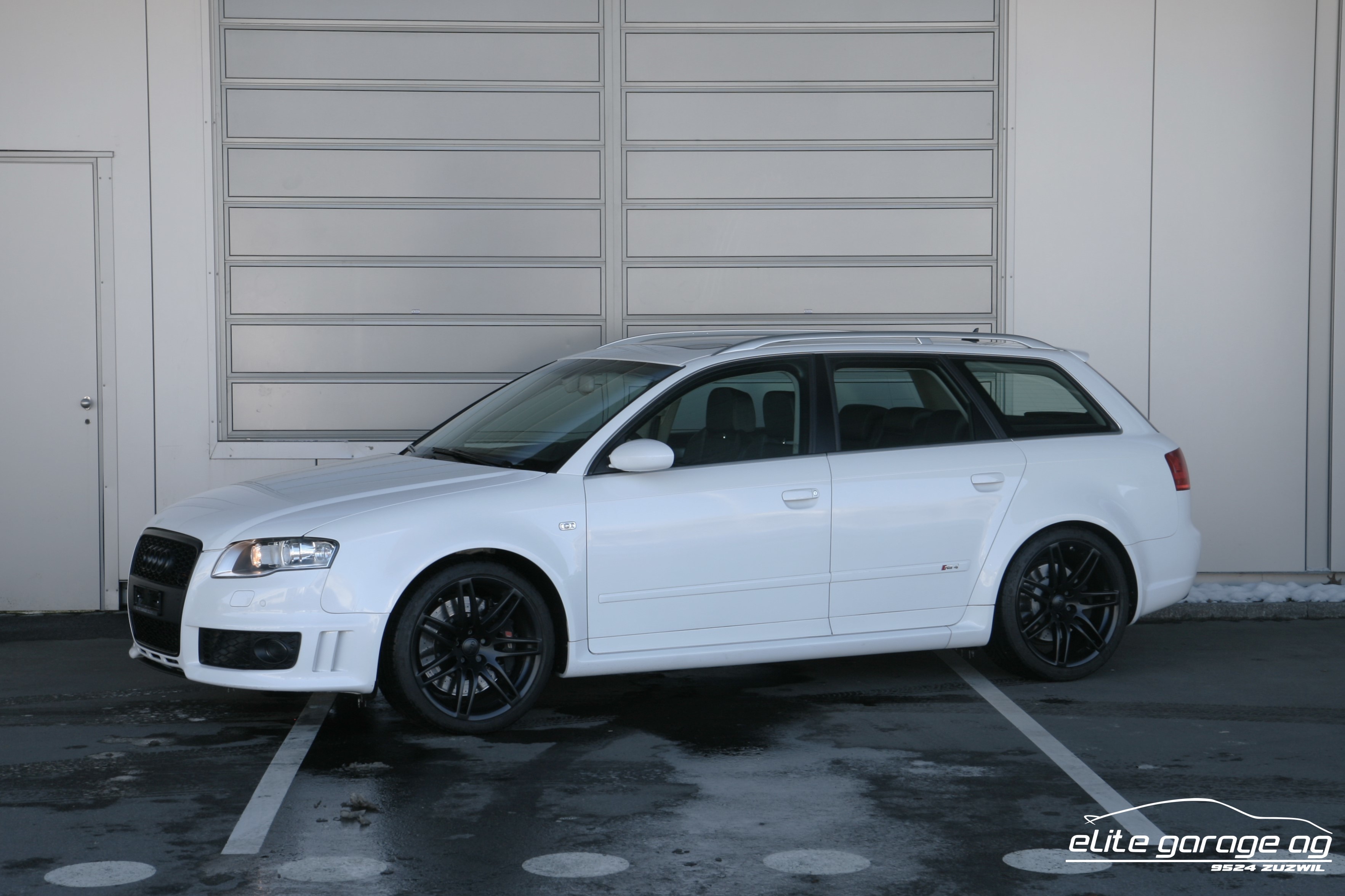 AUDI RS4 Avant 4.2 V8 quattro