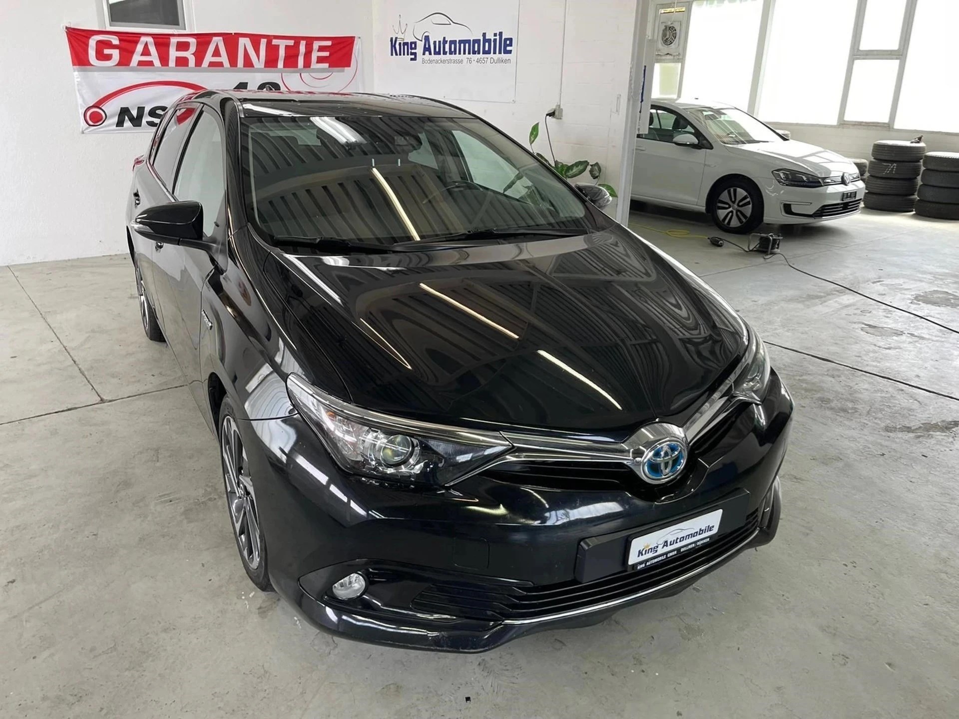 TOYOTA Auris 1.8 HSD Luna e-CVT