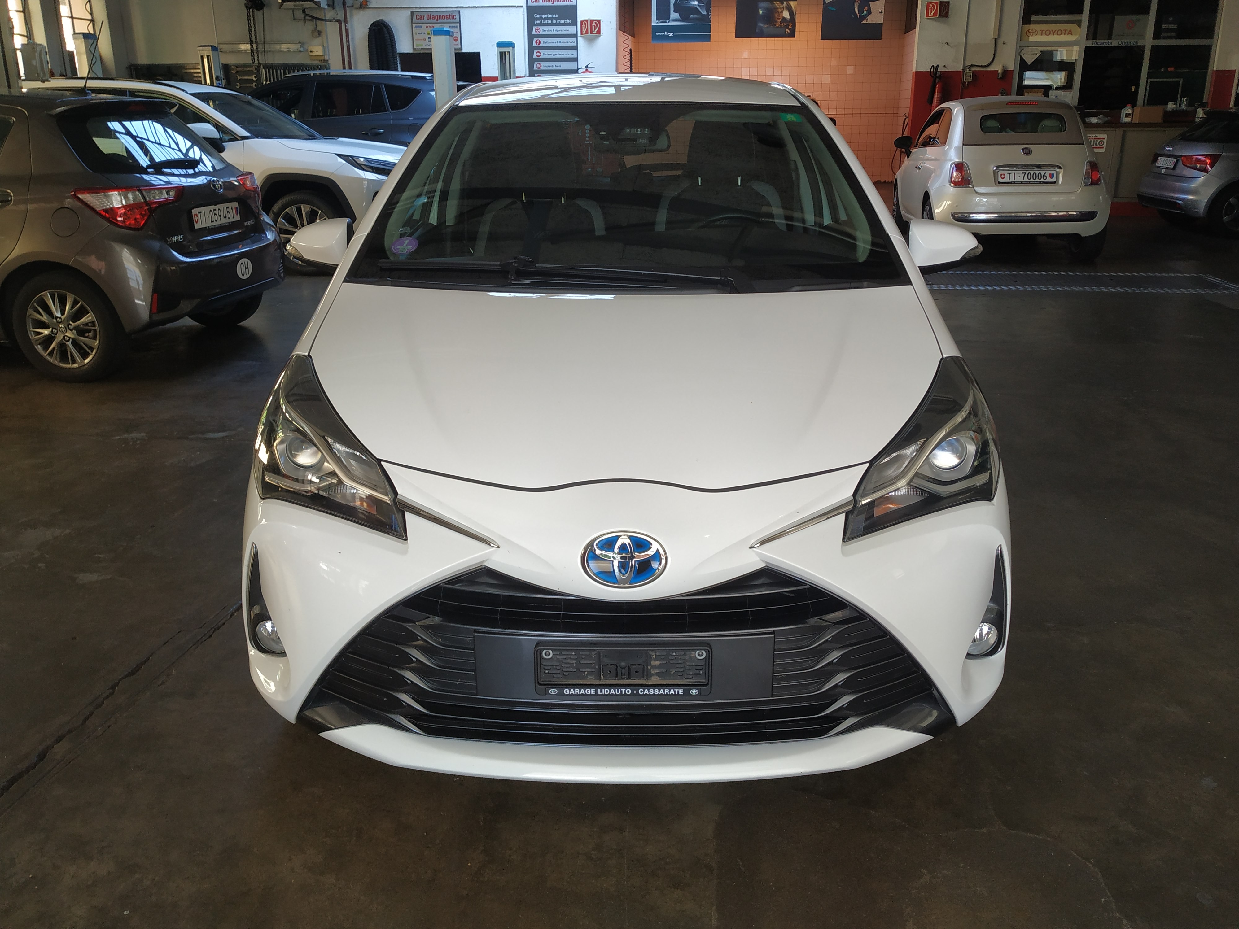 TOYOTA Yaris 1.5 VVT-i Hybrid Trend e-CVT