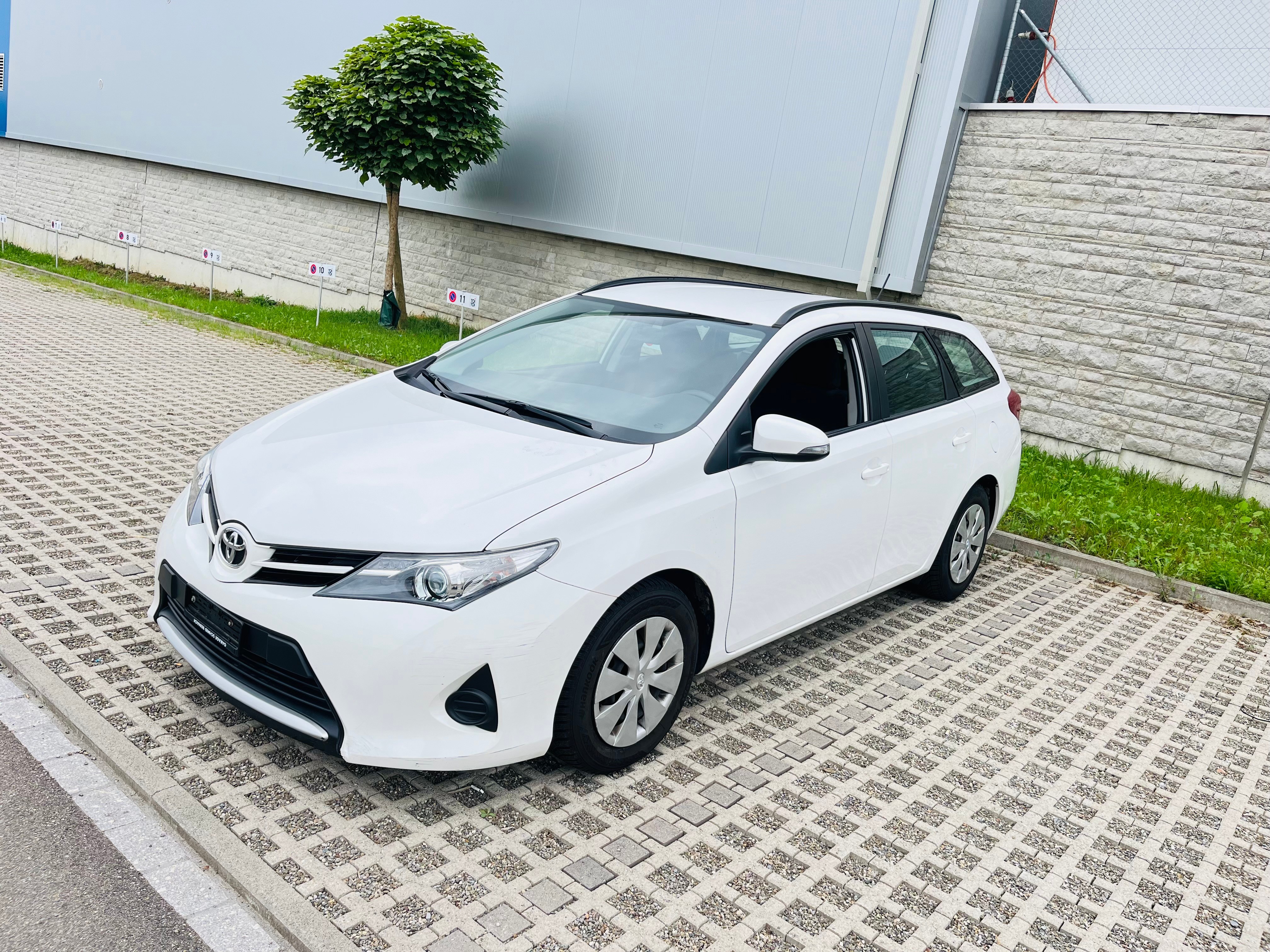 TOYOTA Auris Touring Sports 1.33 Terra