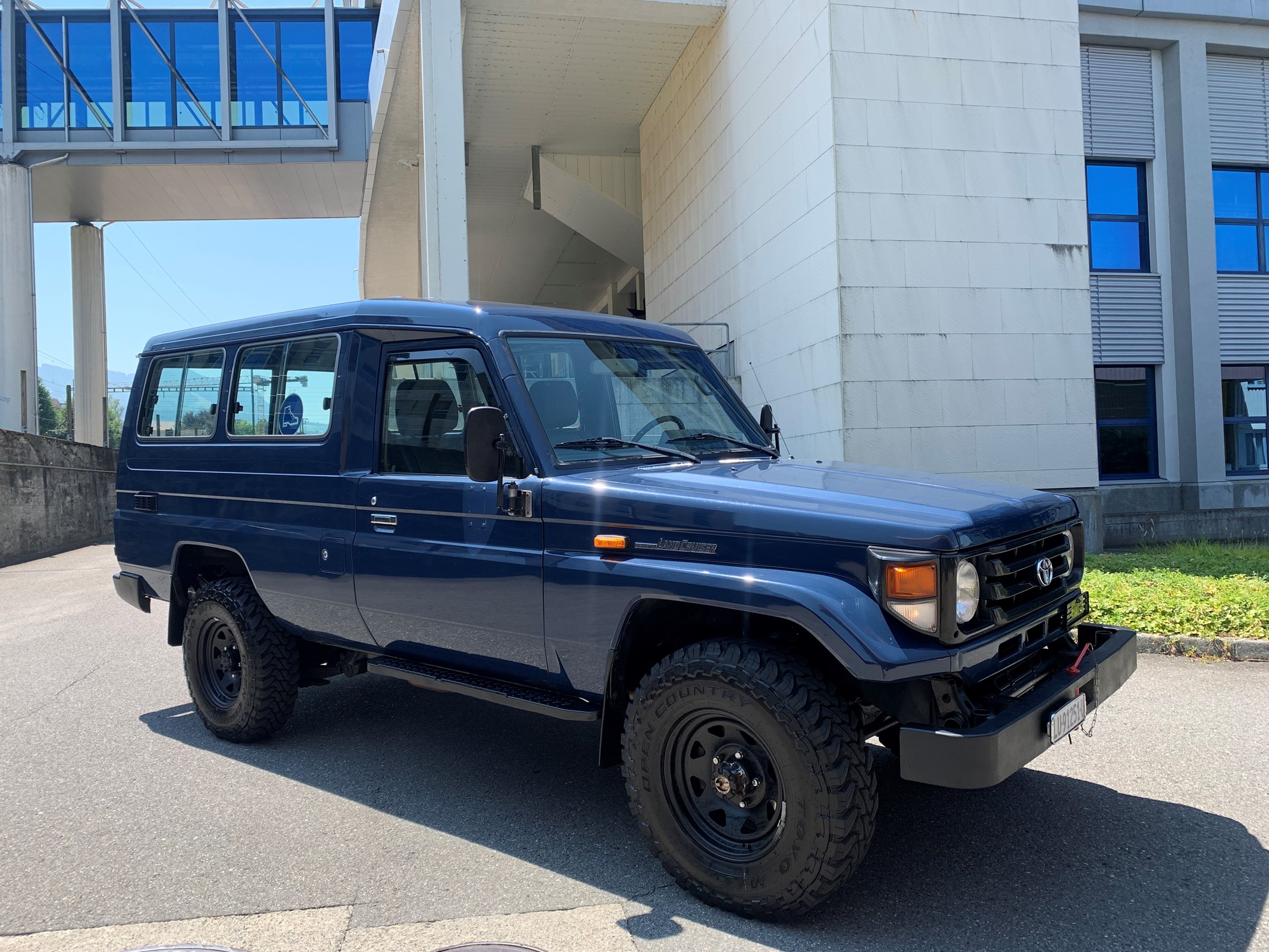 TOYOTA Land Cruiser 400 Hdt Long 4.2D