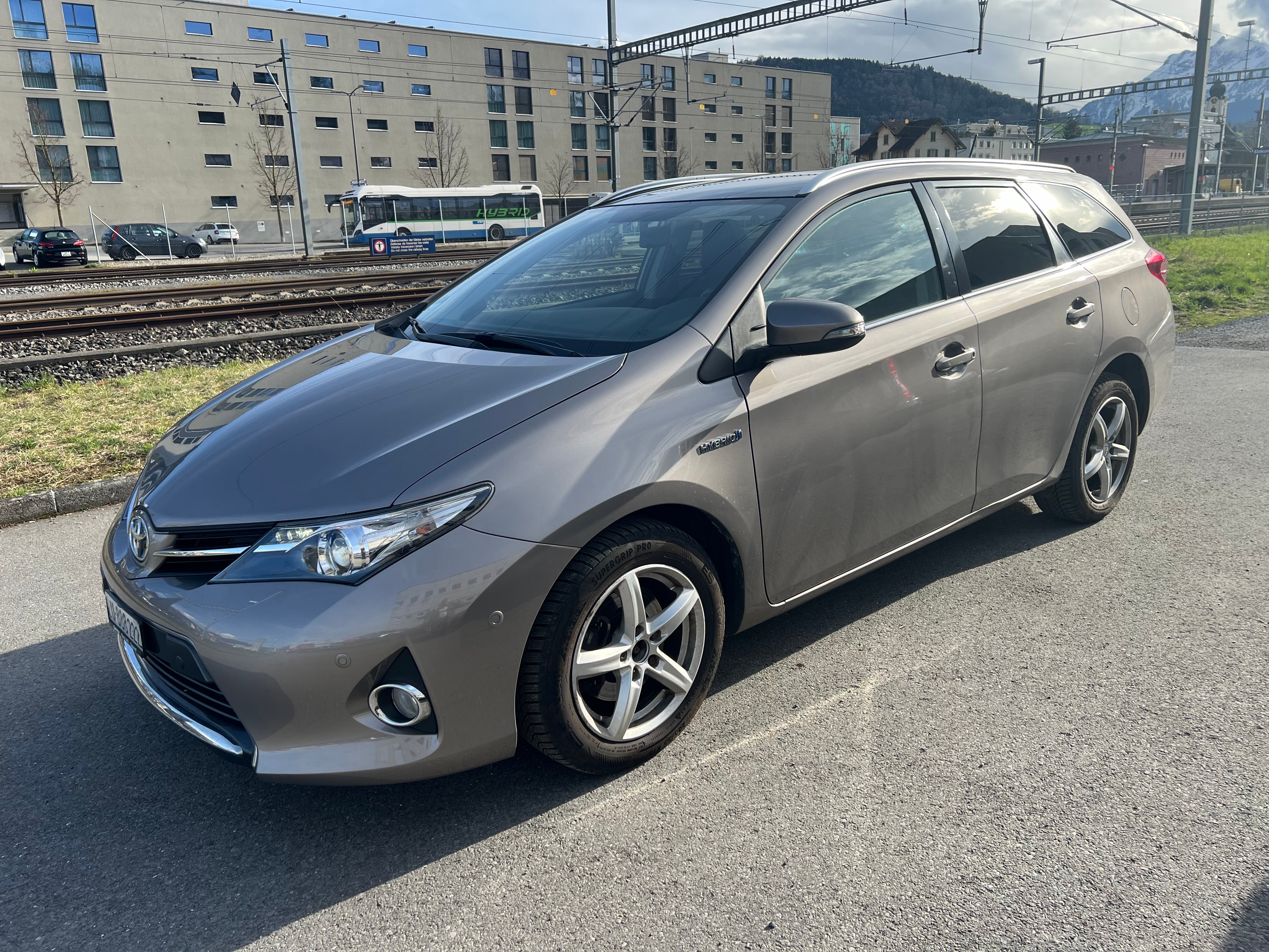 TOYOTA Auris Touring Sports 1.8 16V HSD Linea Sol