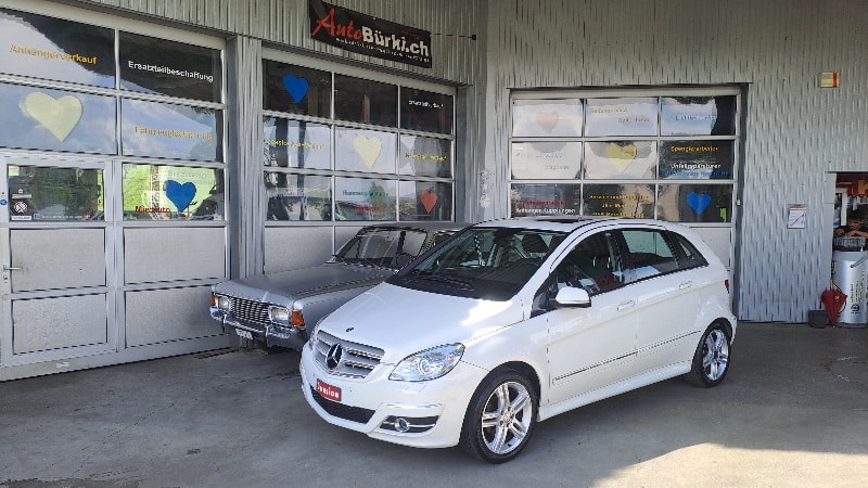 MERCEDES-BENZ B 200