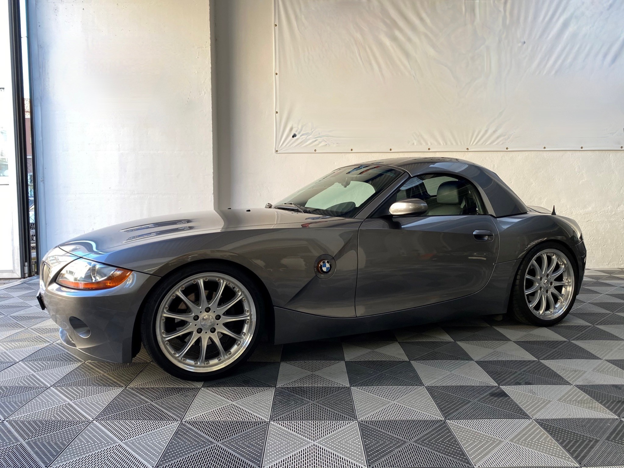 BMW Z4 3.0i Roadster Hard Top & Hartge 19