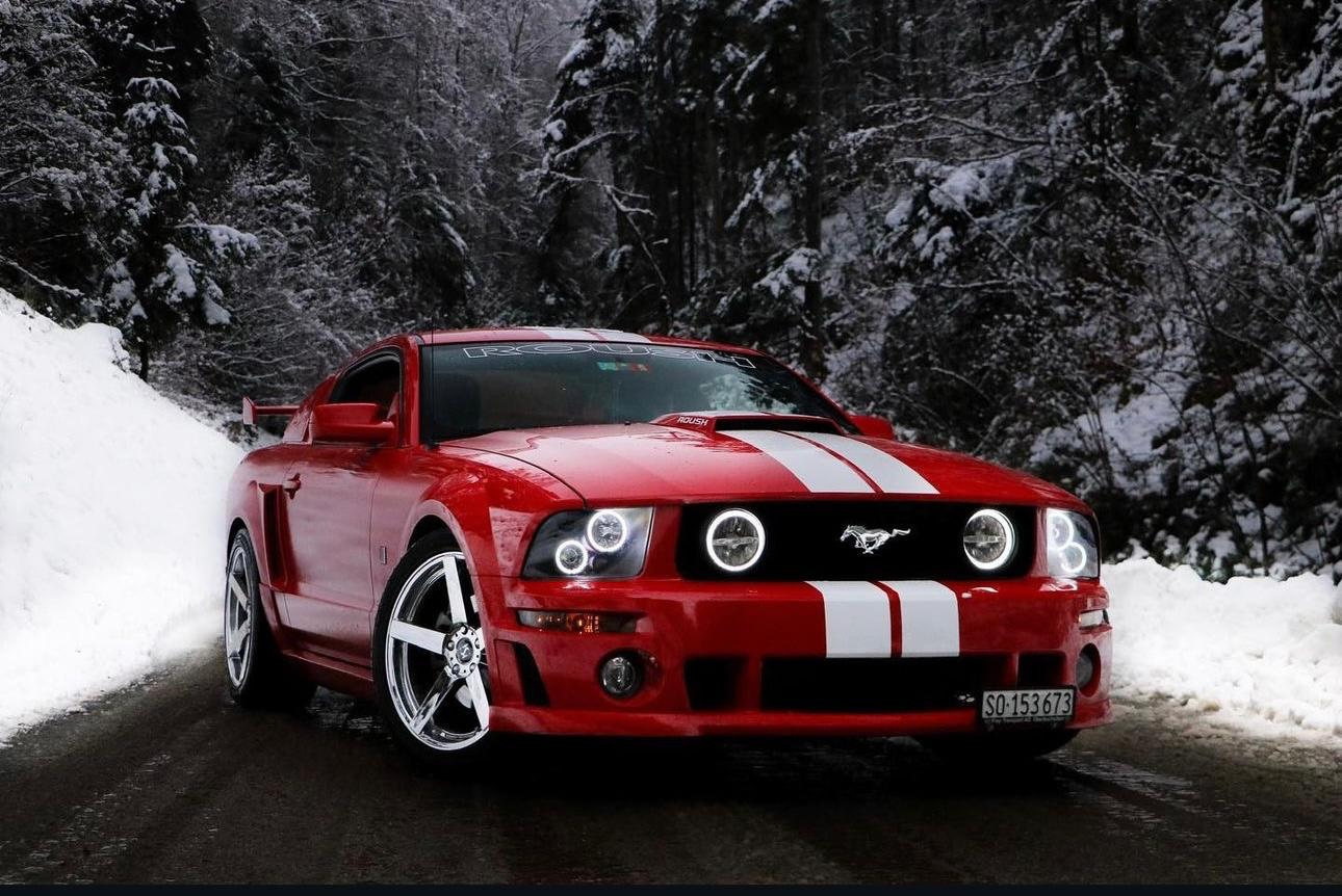 FORD MUSTANG