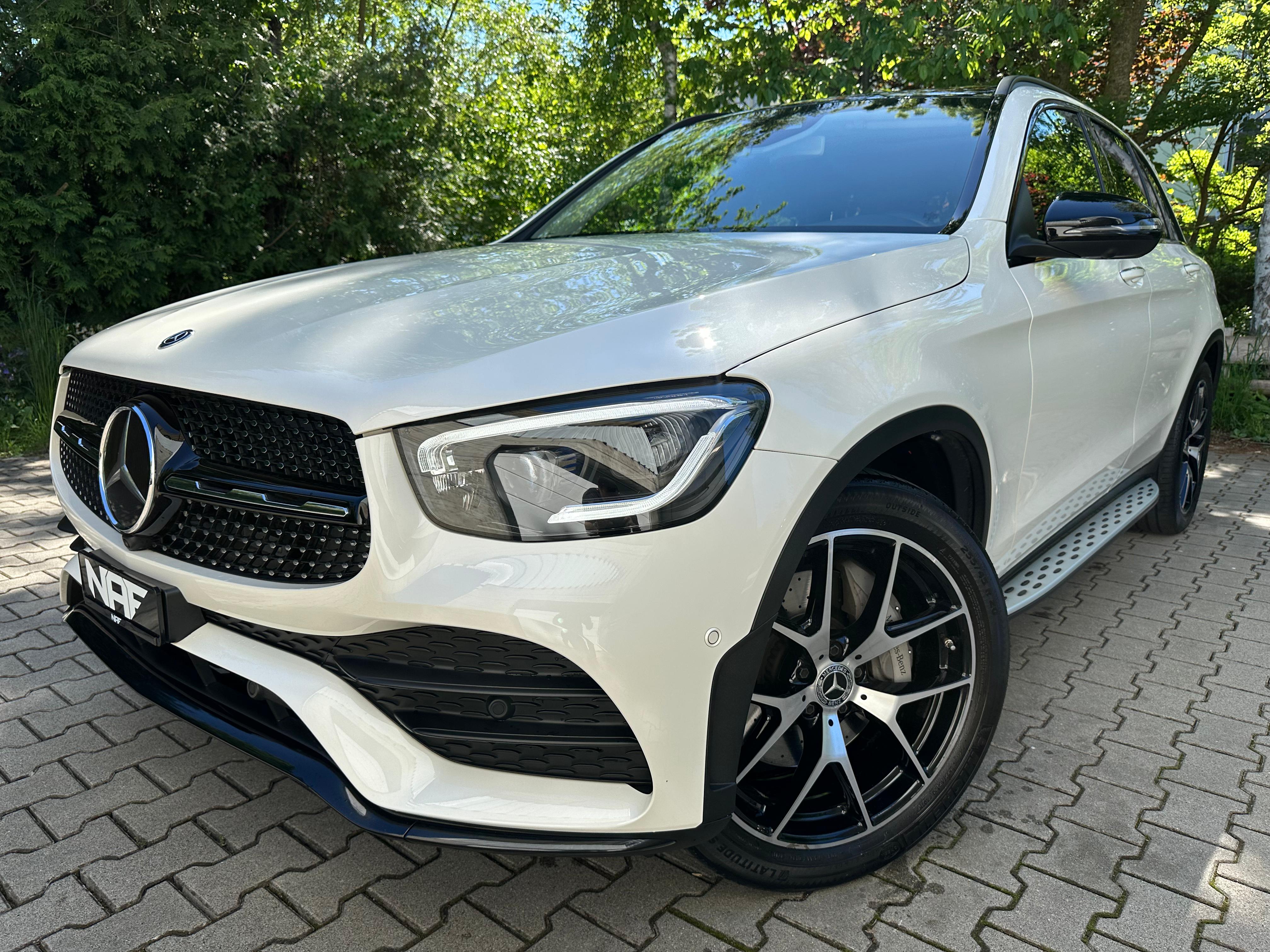 MERCEDES-BENZ GLC 300 AMG Line 4Matic 9G-Tronic