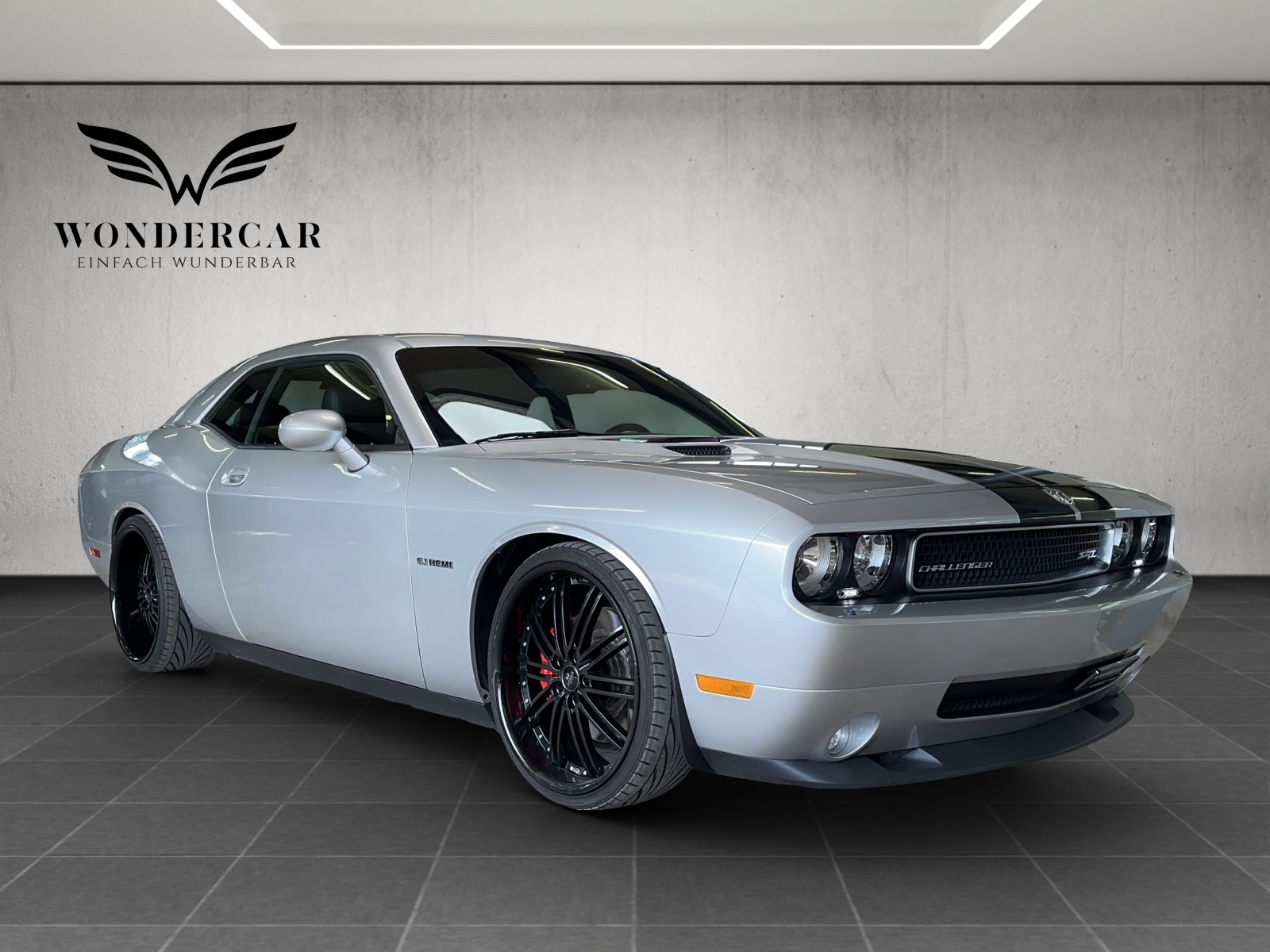 DODGE Challenger 6.1L SRT8