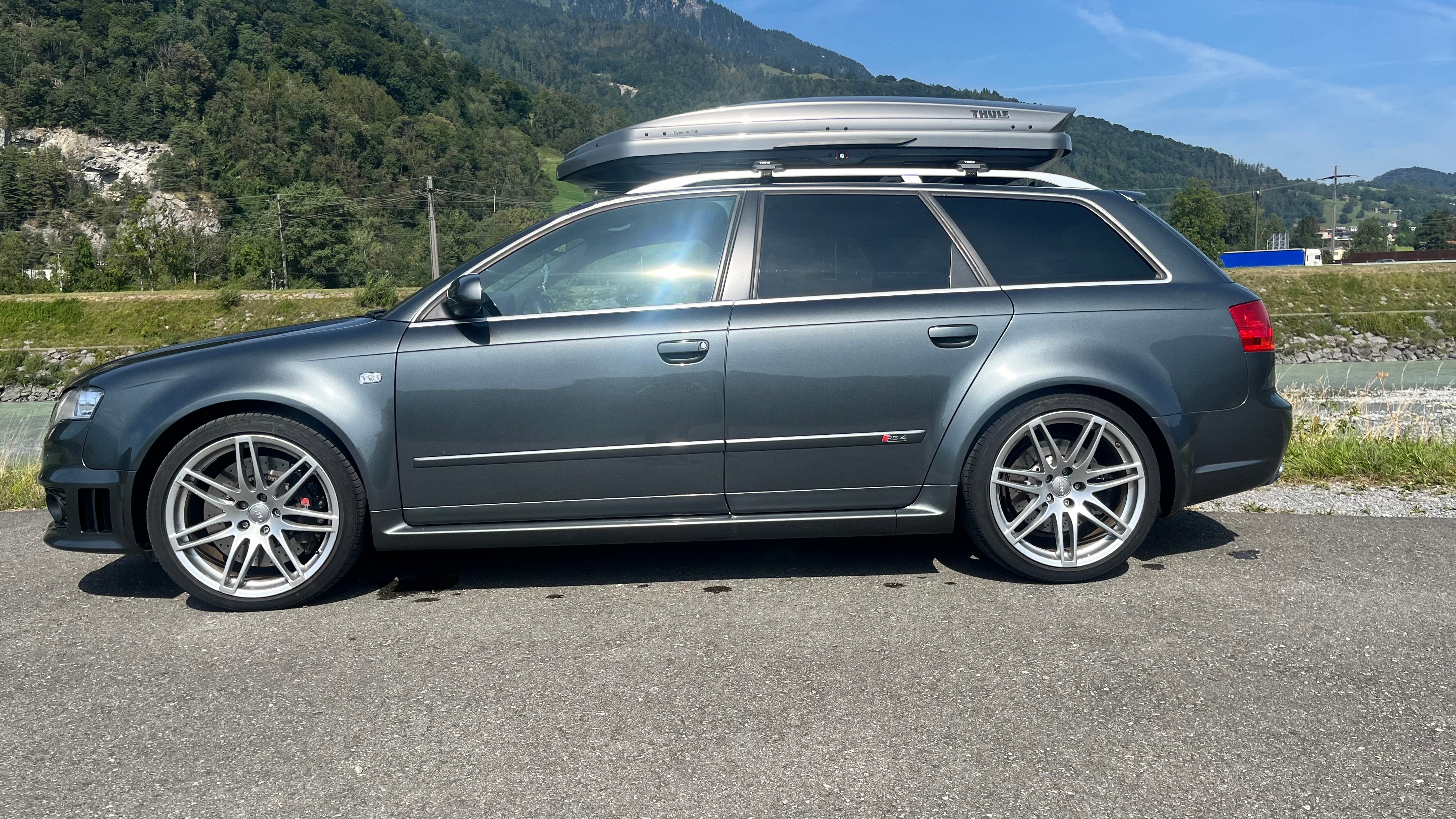 AUDI RS4 Avant 4.2 V8 quattro