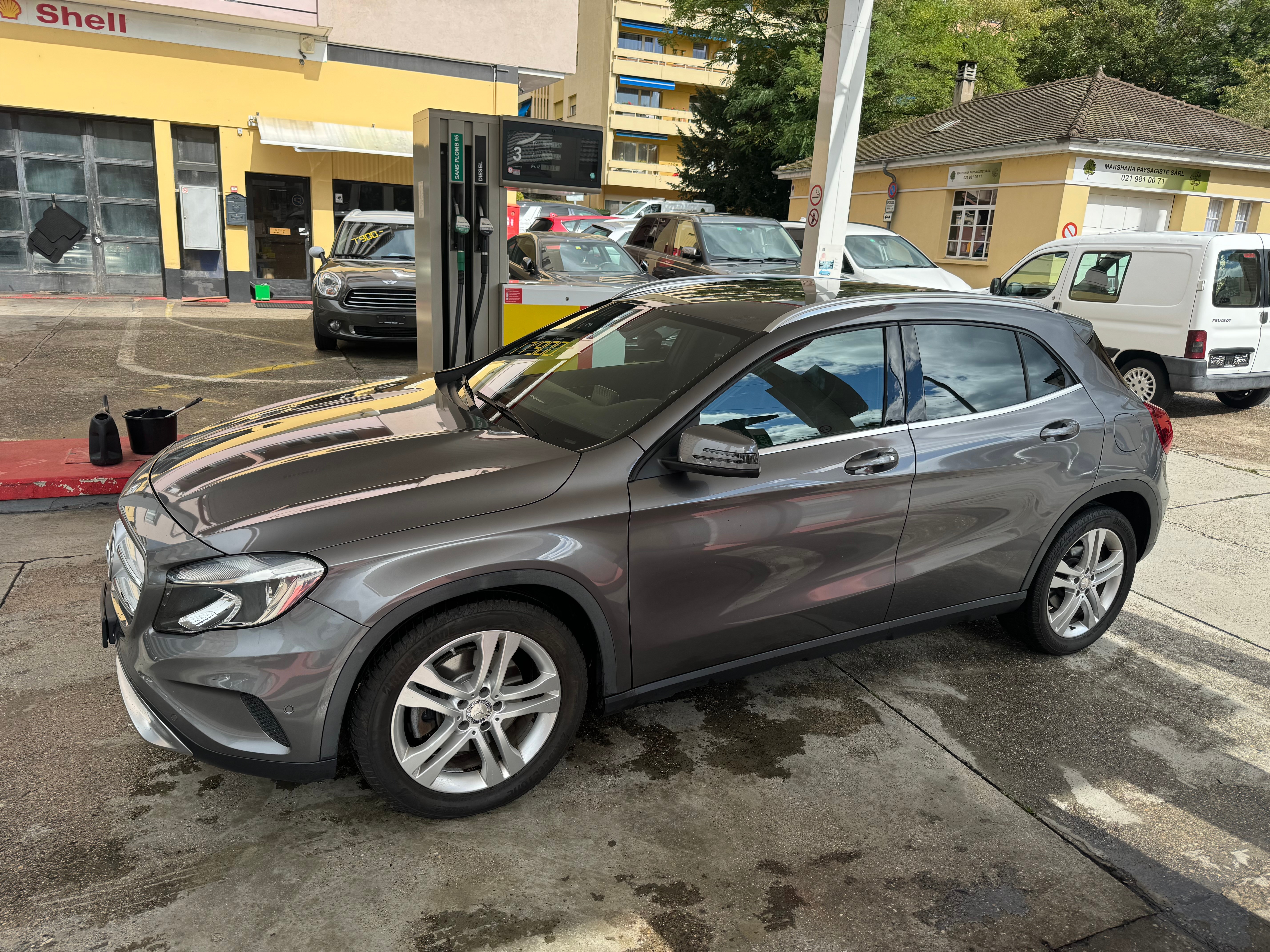 MERCEDES-BENZ GLA 250 4Matic 7G-DCT