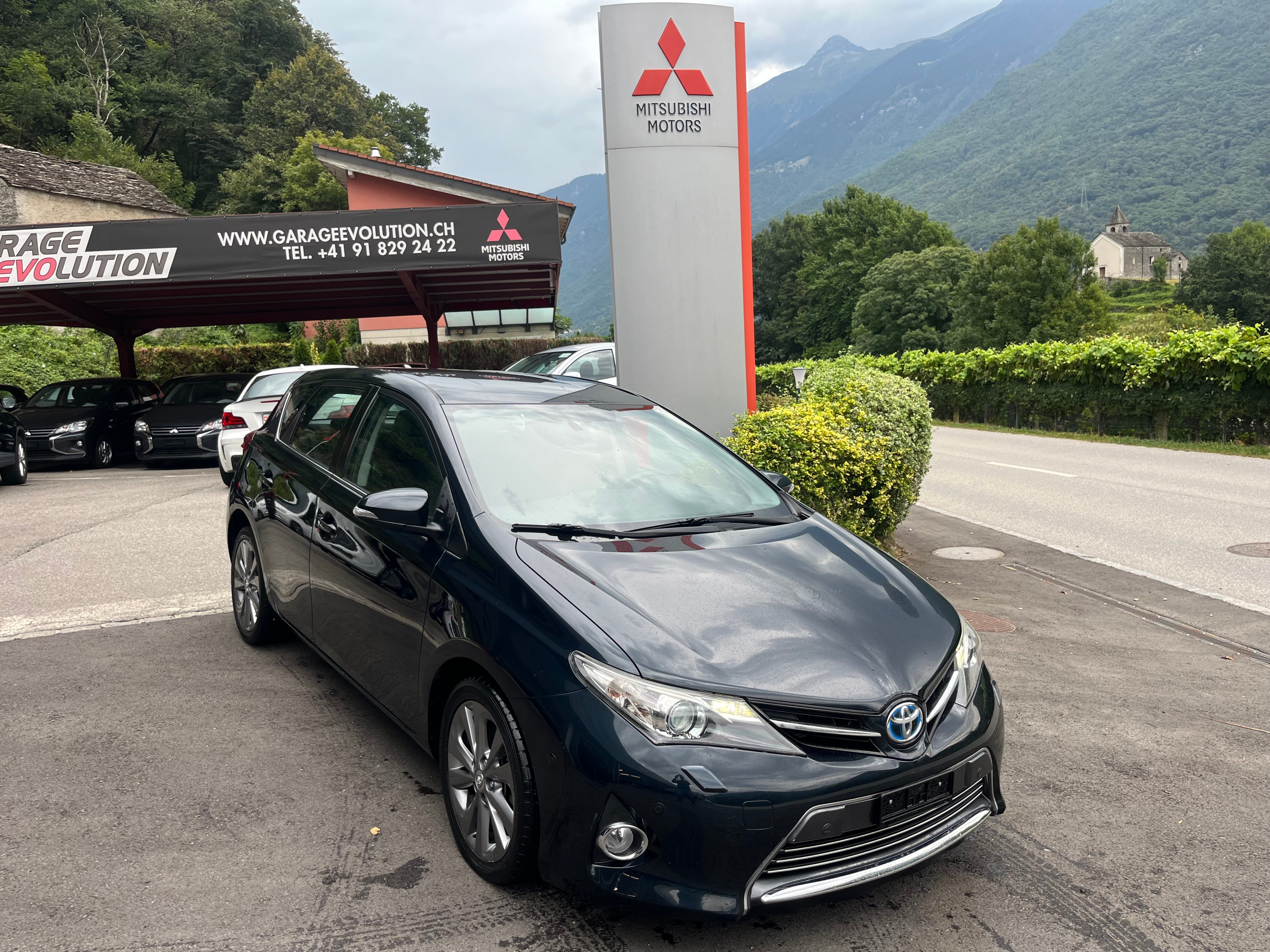 TOYOTA Auris 1.8 16V HSD Linea Sol