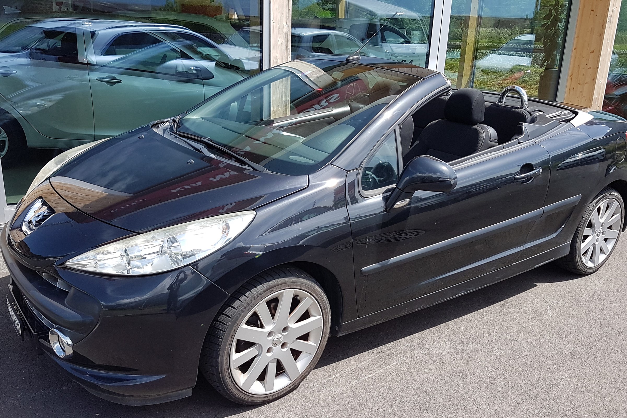 PEUGEOT 207 CC 1.6 16V Turbo Sport