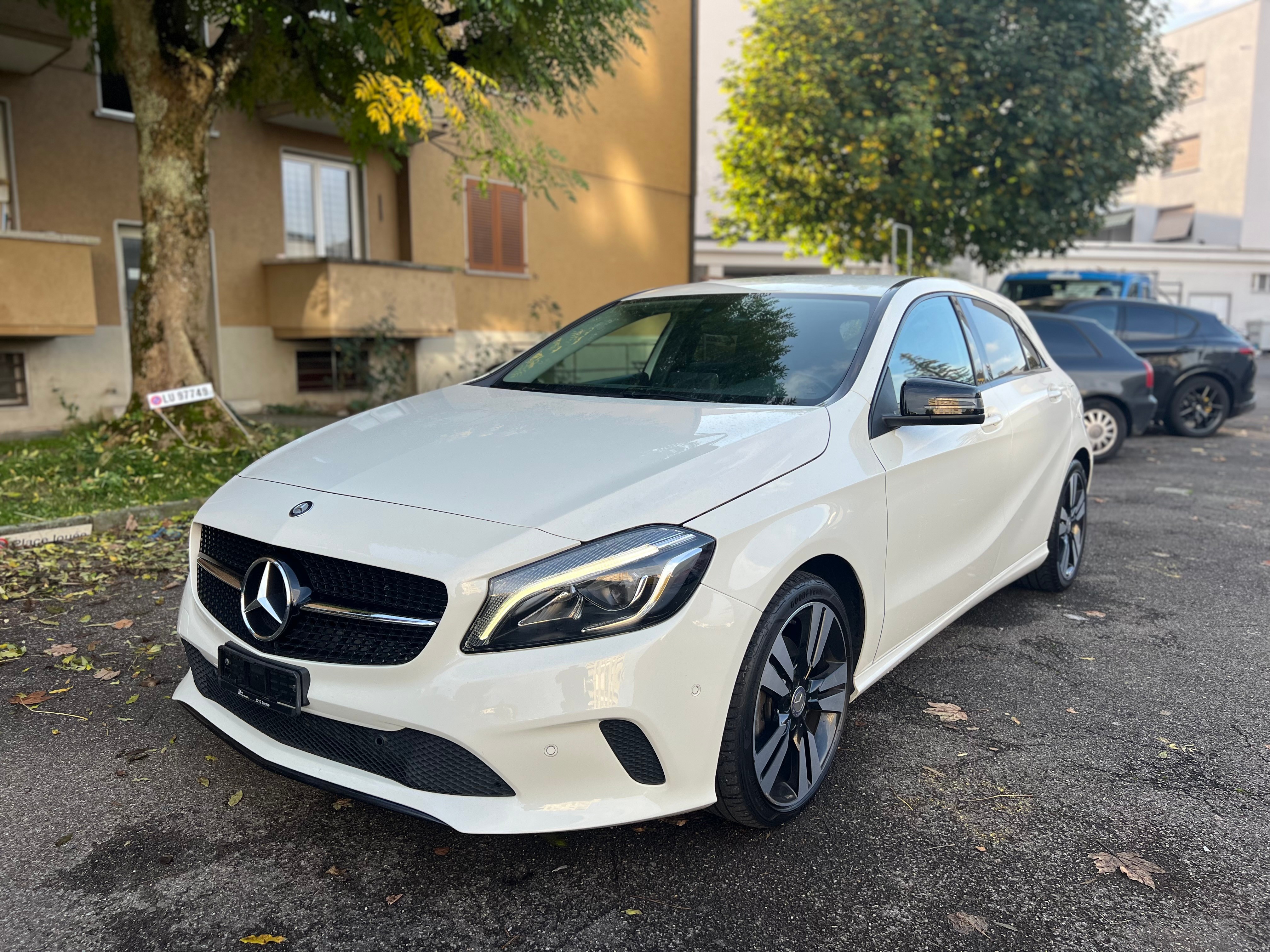 MERCEDES-BENZ A 180 AMG Line 7G-DCT