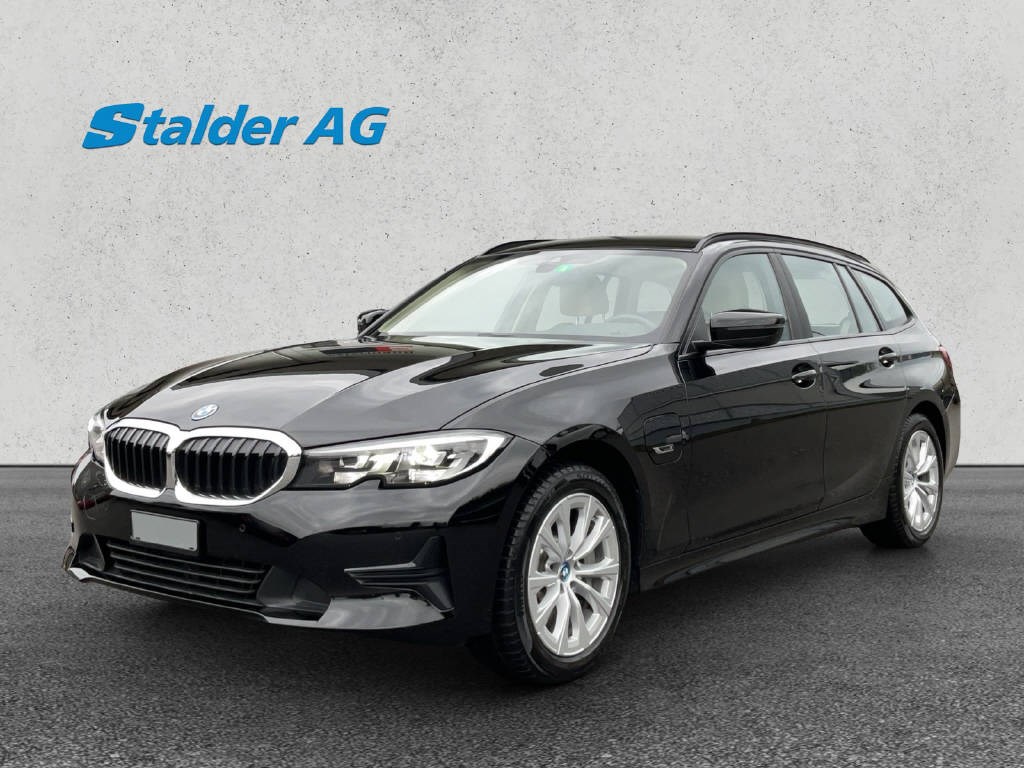 BMW 330e xDrive Touring