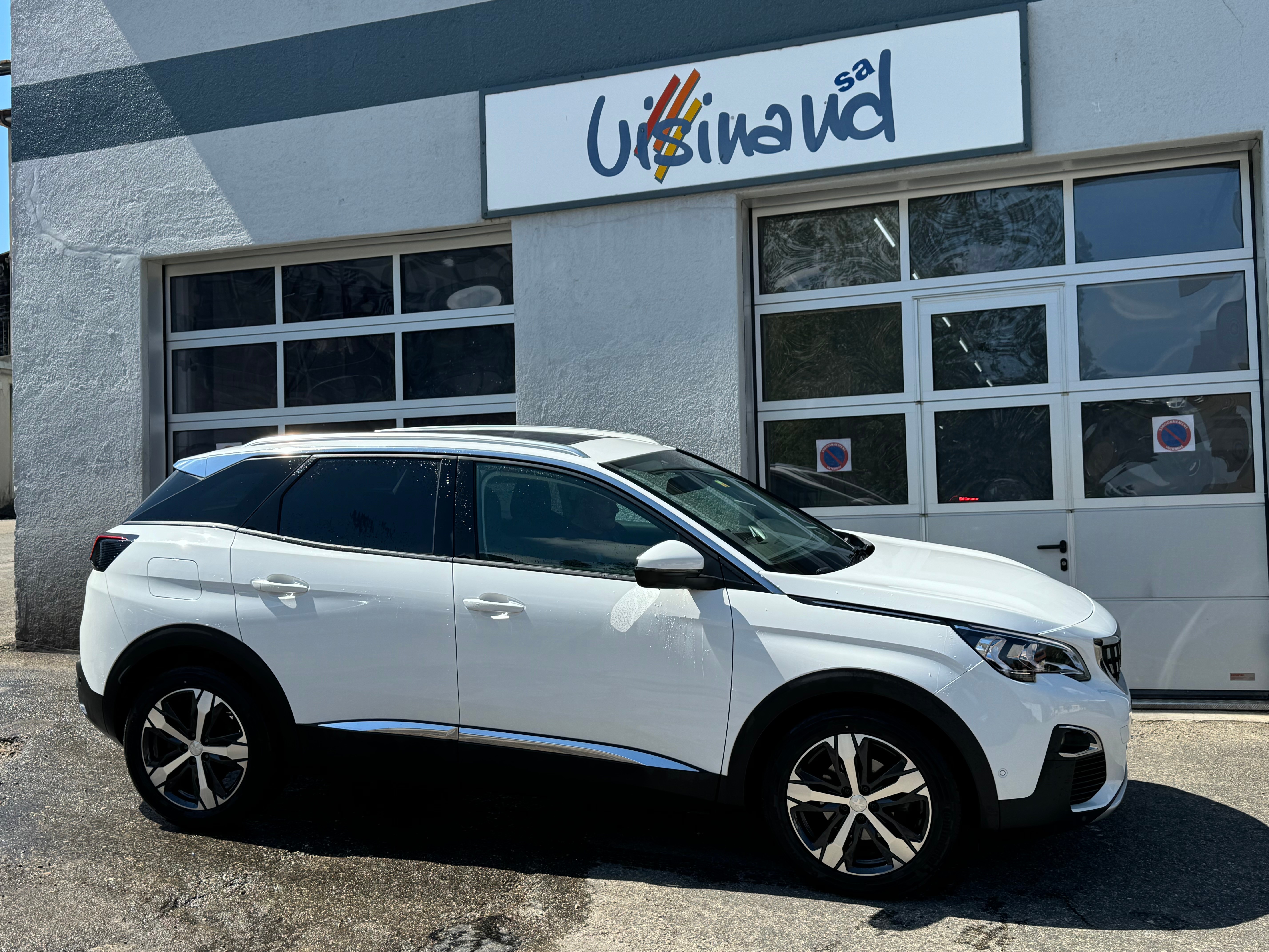 PEUGEOT 3008 1.2 PureTech Business Line EAT