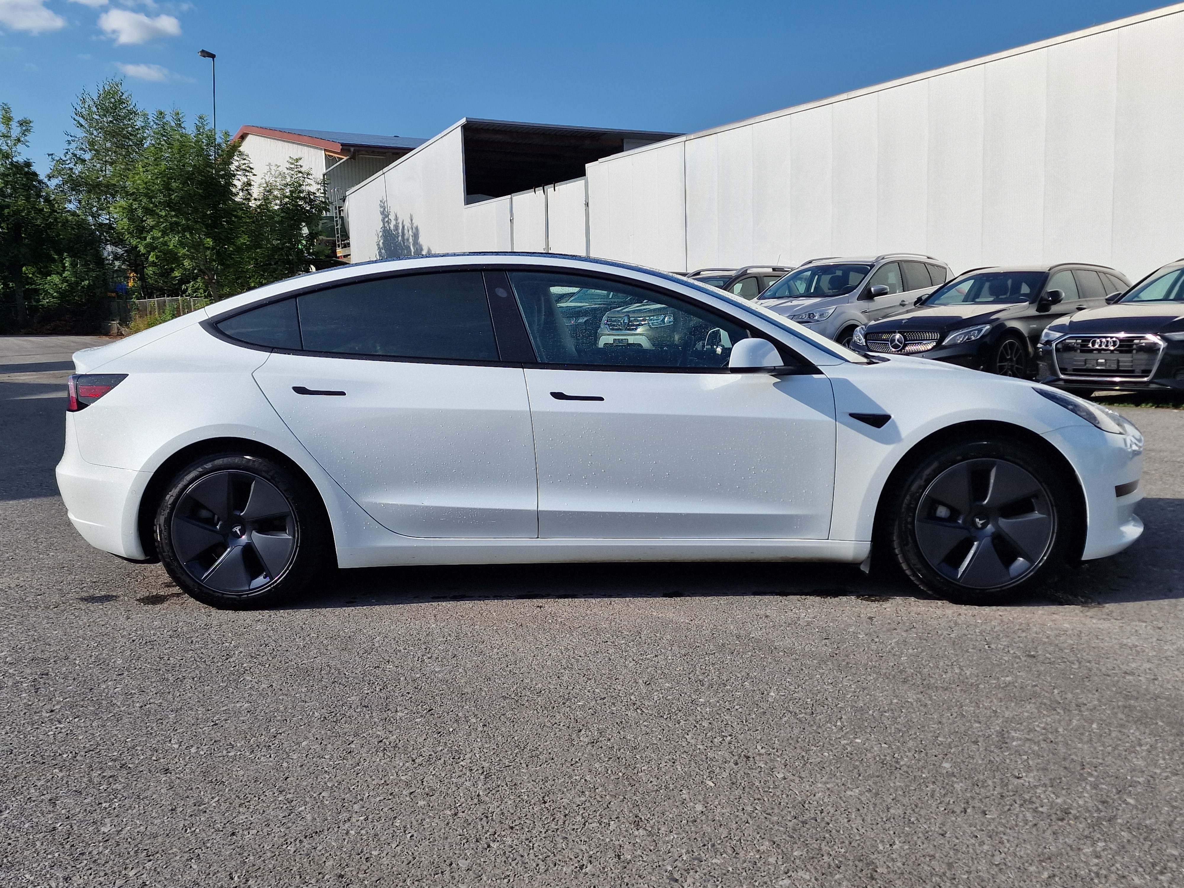 TESLA Model 3