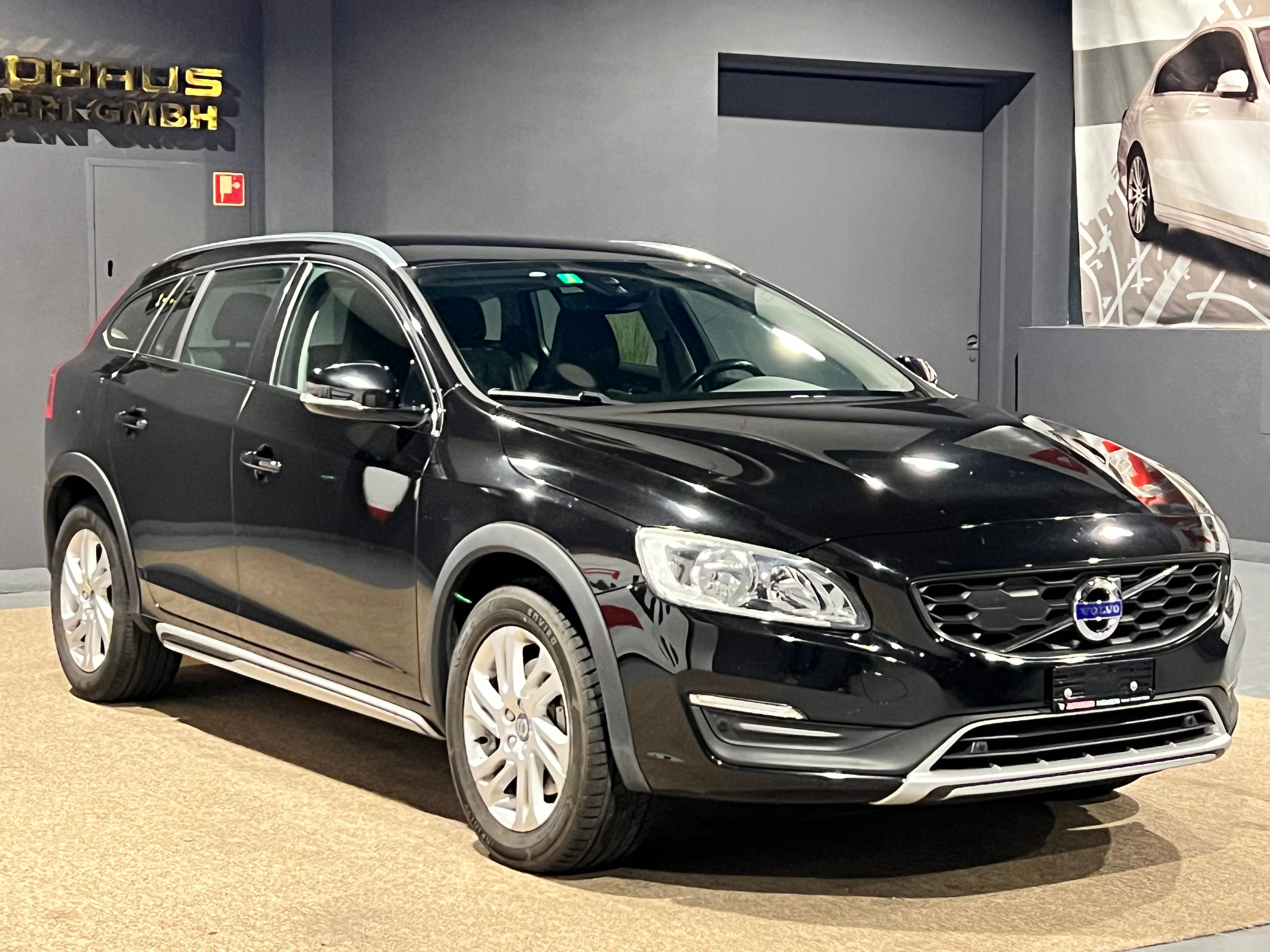 VOLVO V60 Cross Country D4 Momentum Geartronic