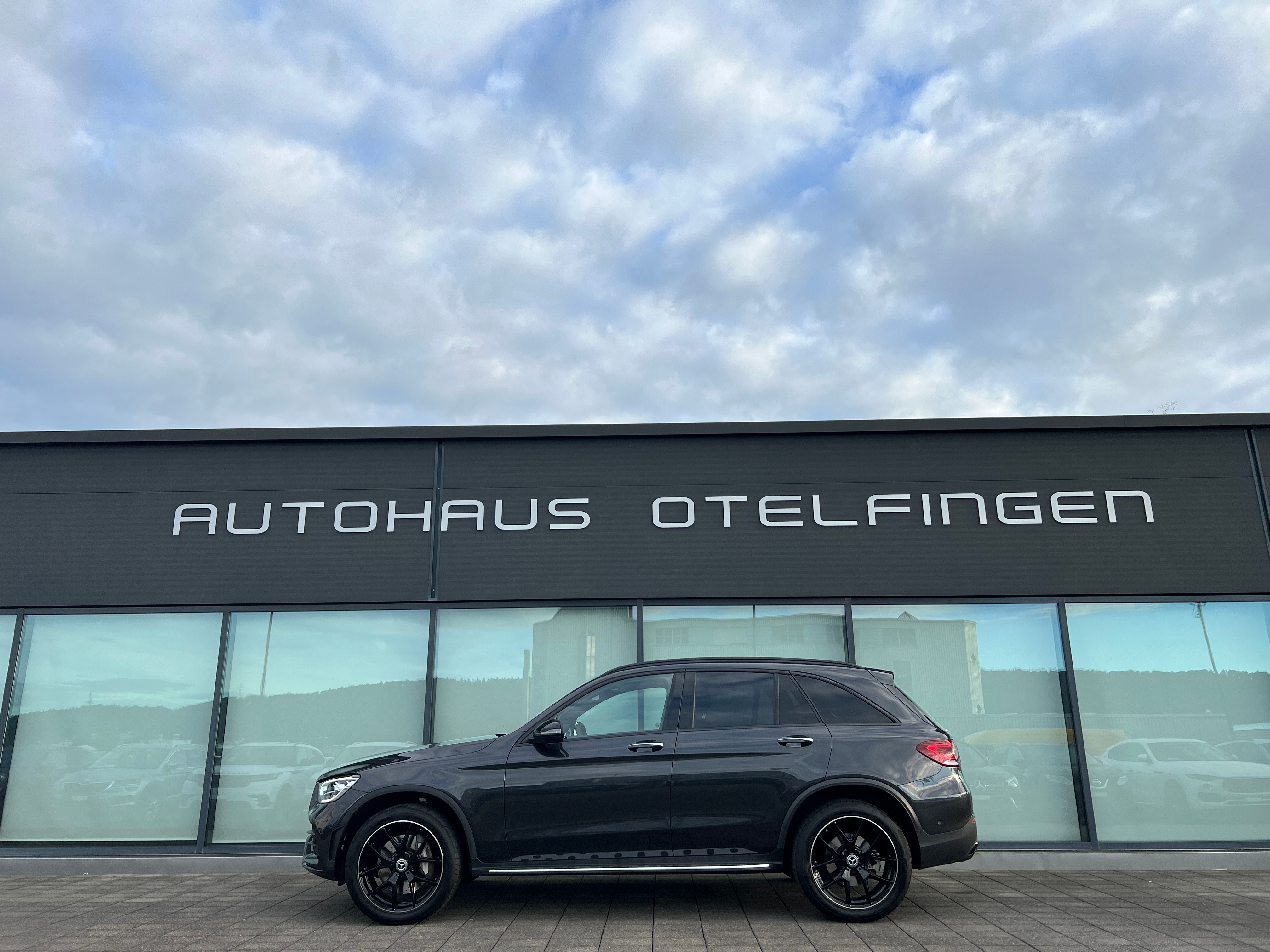 MERCEDES-BENZ GLC 300 e AMG Line 4Matic 9G-Tronic