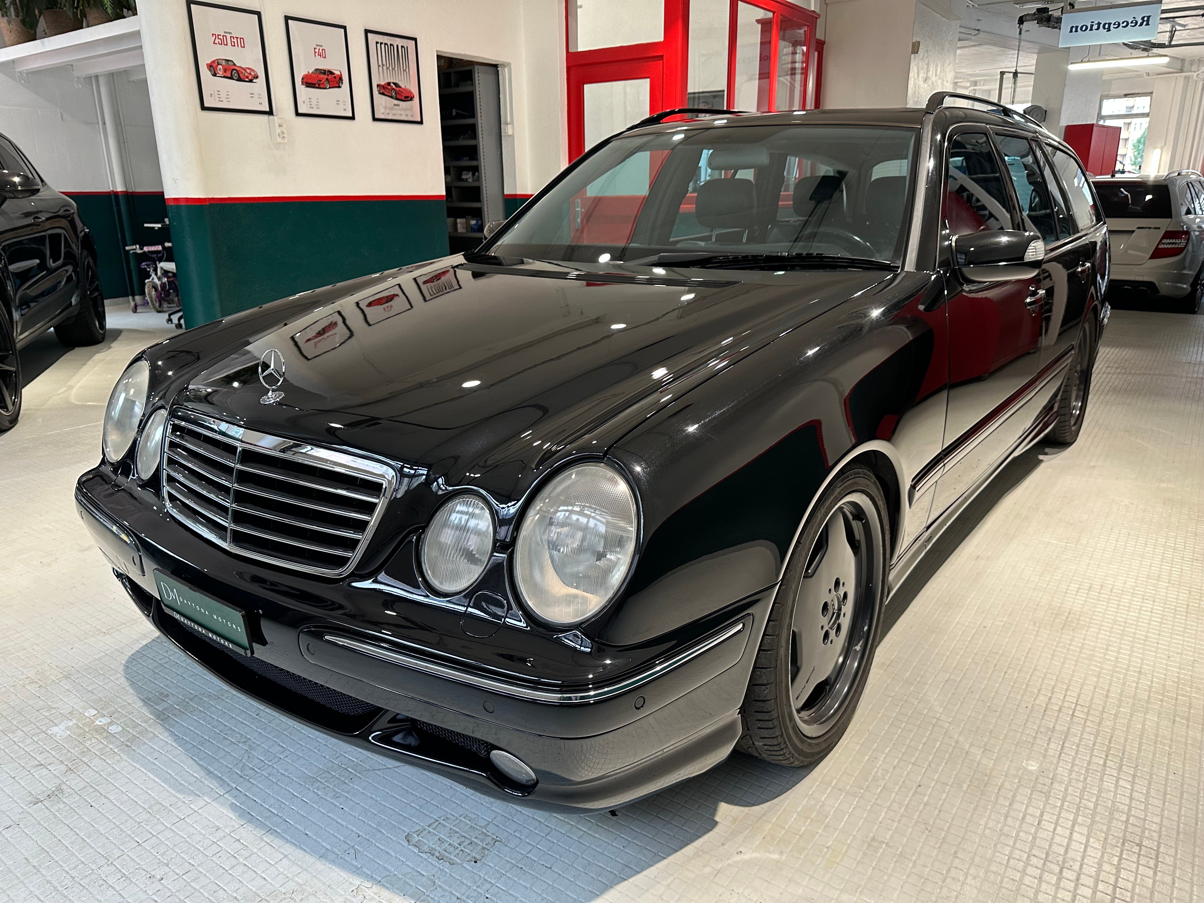 MERCEDES-BENZ E 55 AMG Avantgarde Automatic