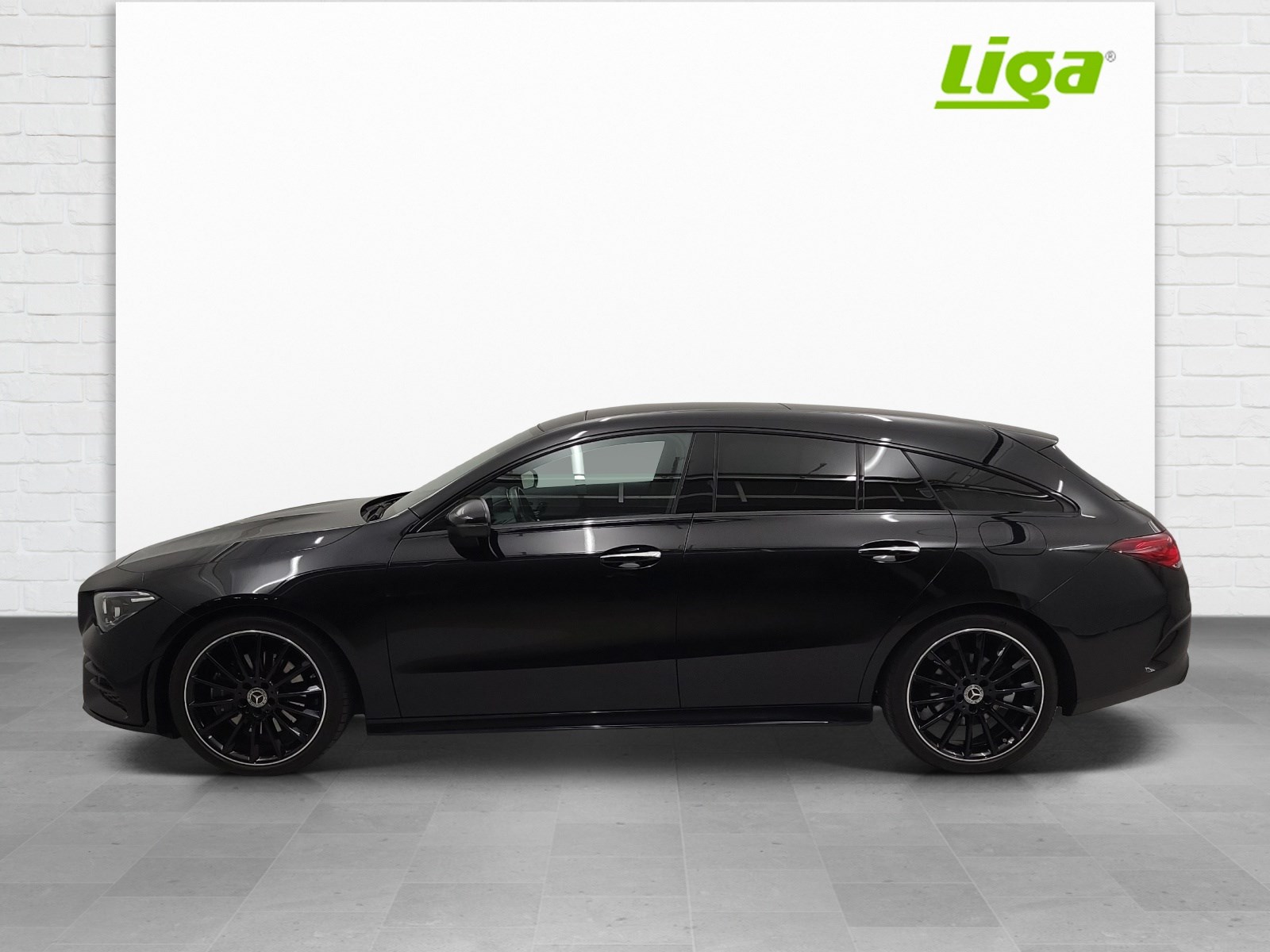 MERCEDES-BENZ CLA 220d Shooting Brake AMG Line