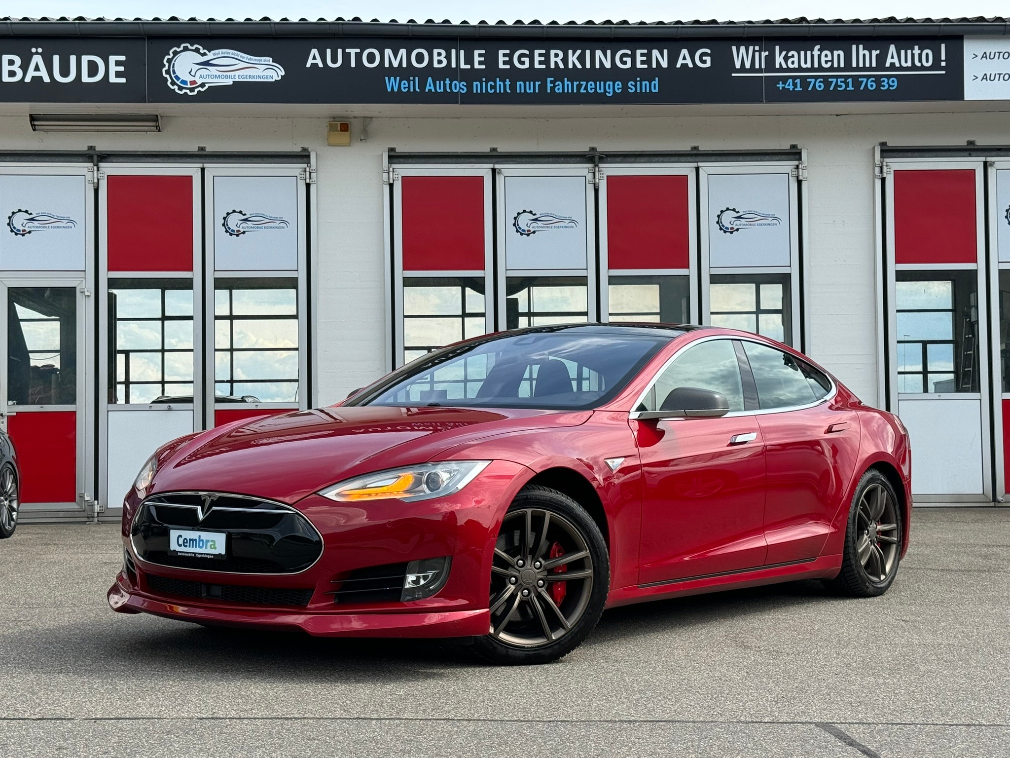 TESLA Model S 85 D Performance