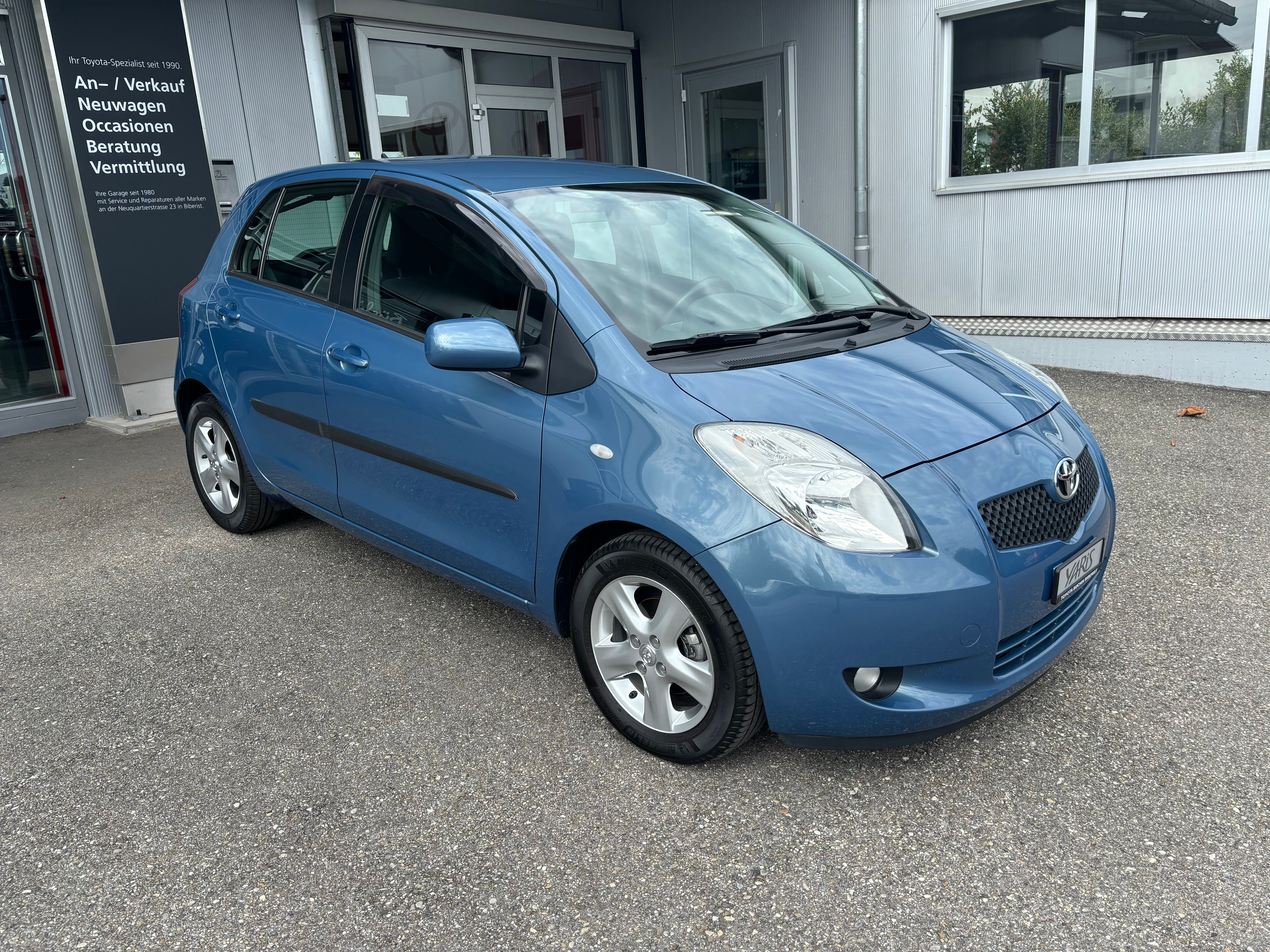 TOYOTA Yaris 1.3 Linea Sol