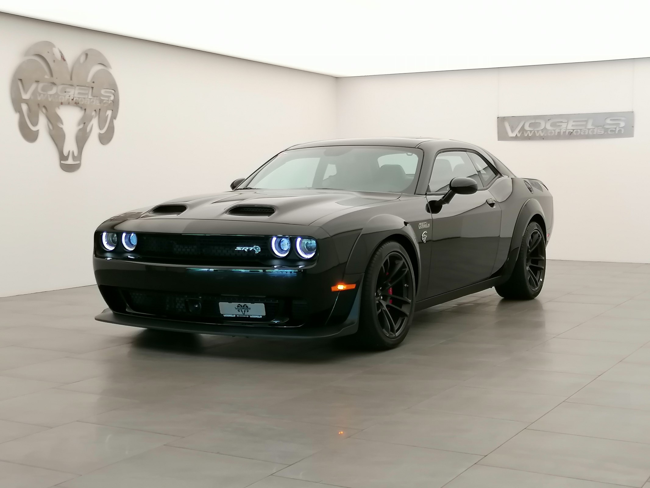 DODGE Challenger Hellcat Jailbreak WB