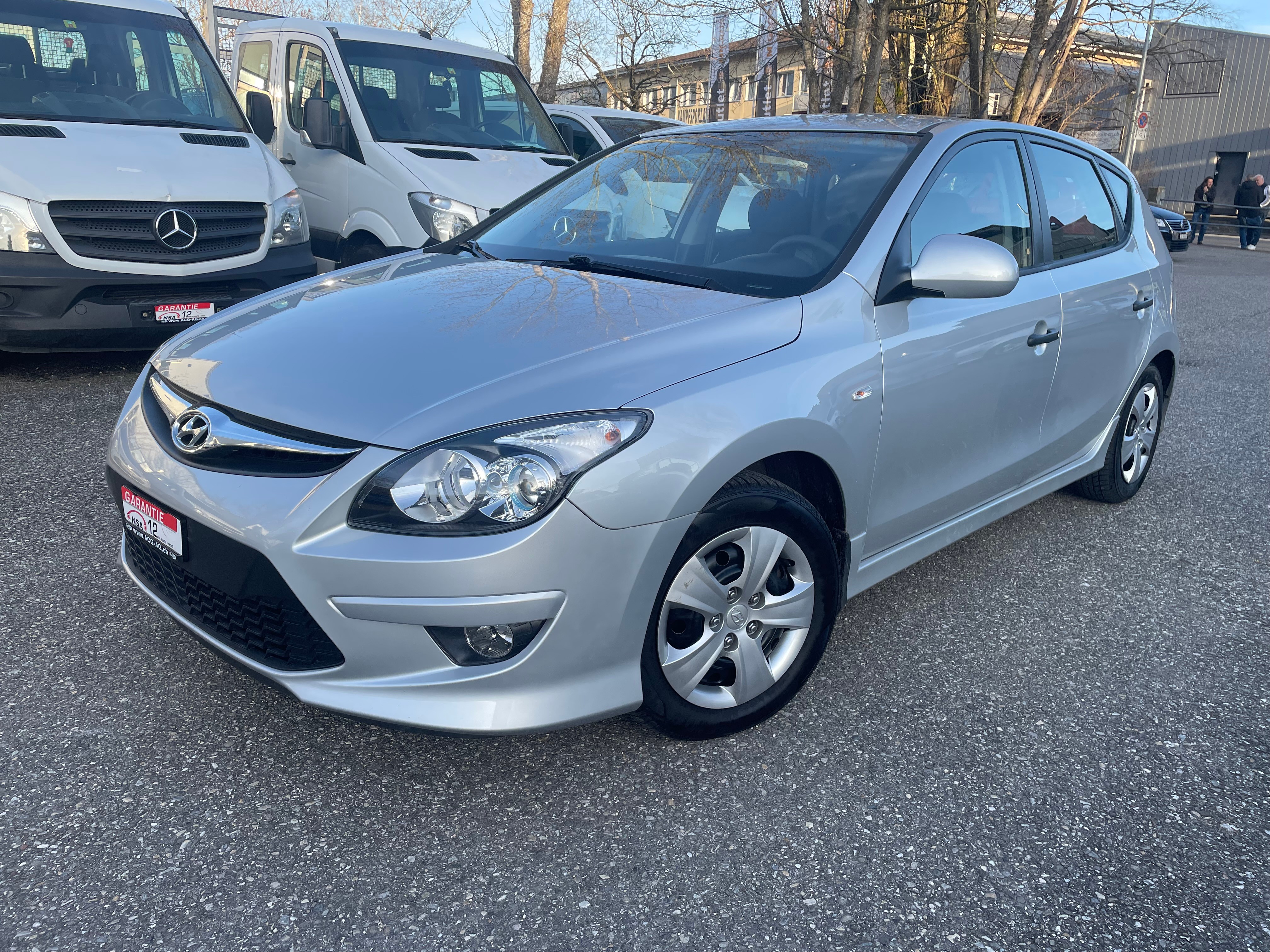 HYUNDAI i30 1.4 Comfort ** Klimaanlage ** 10x Airbag ** Frisch Ab MFK