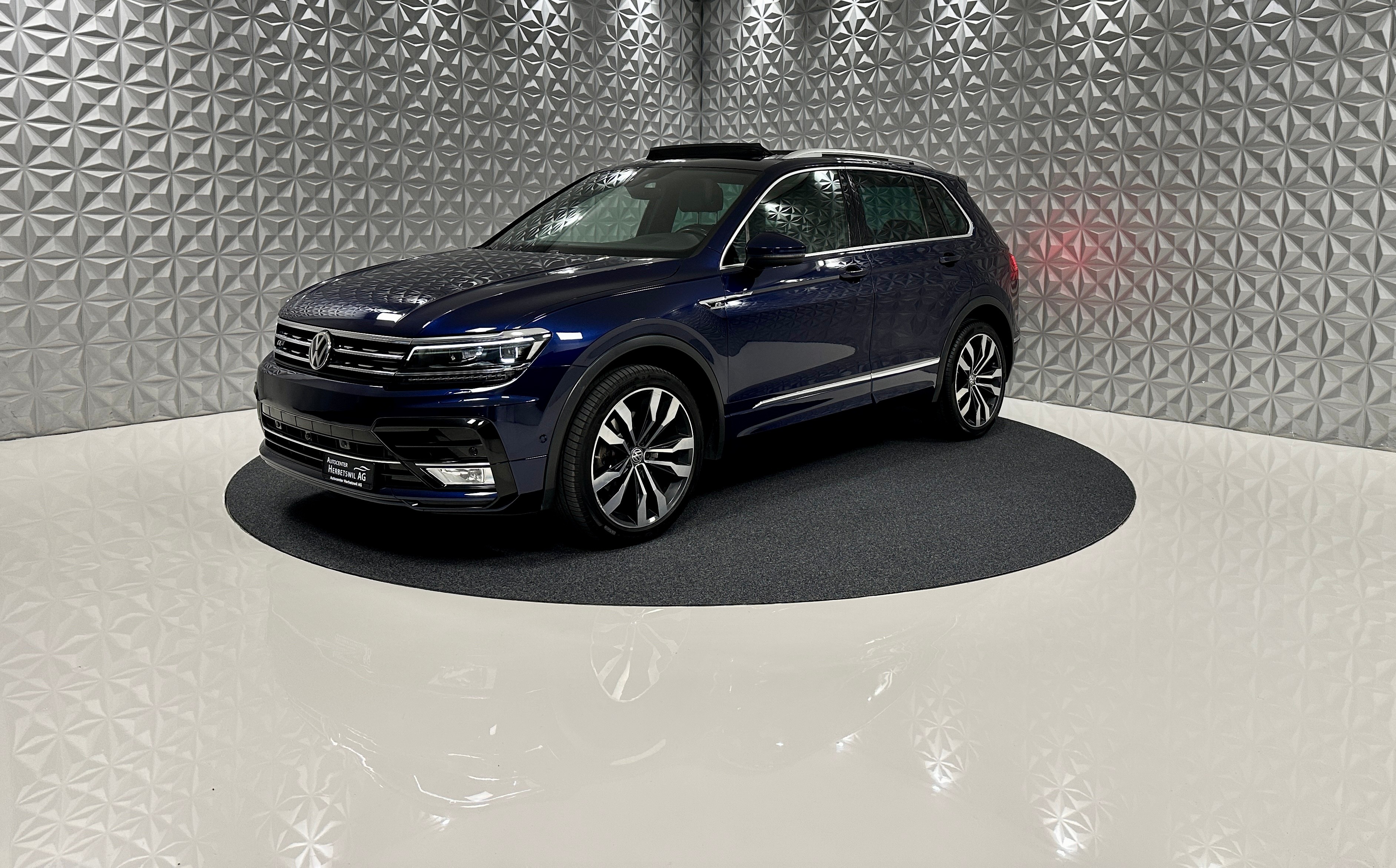 VW Tiguan 2.0 TDI SCR R-LINE 4Motion DSG