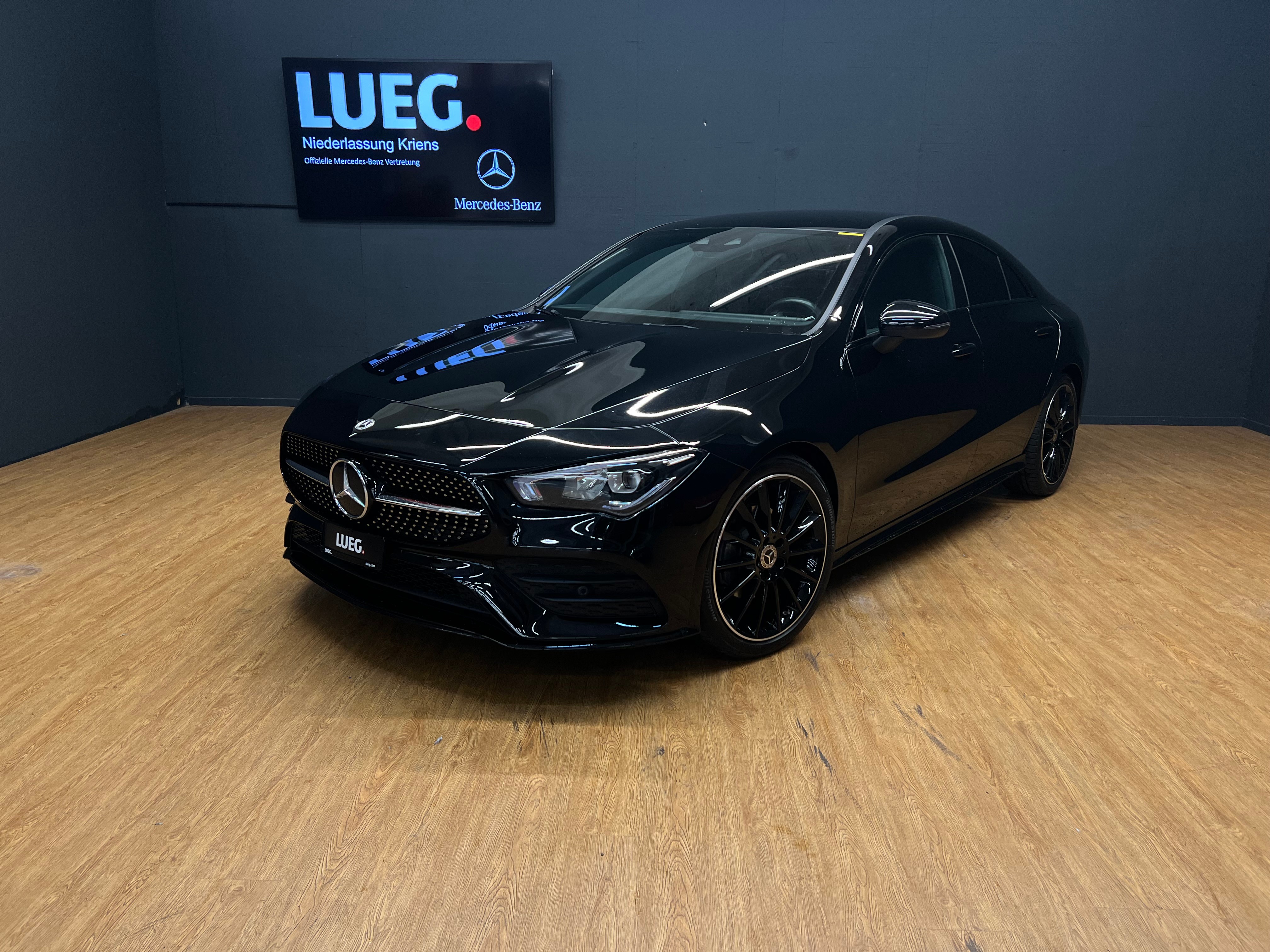 MERCEDES-BENZ CLA 200 AMG Line 7G-DCT