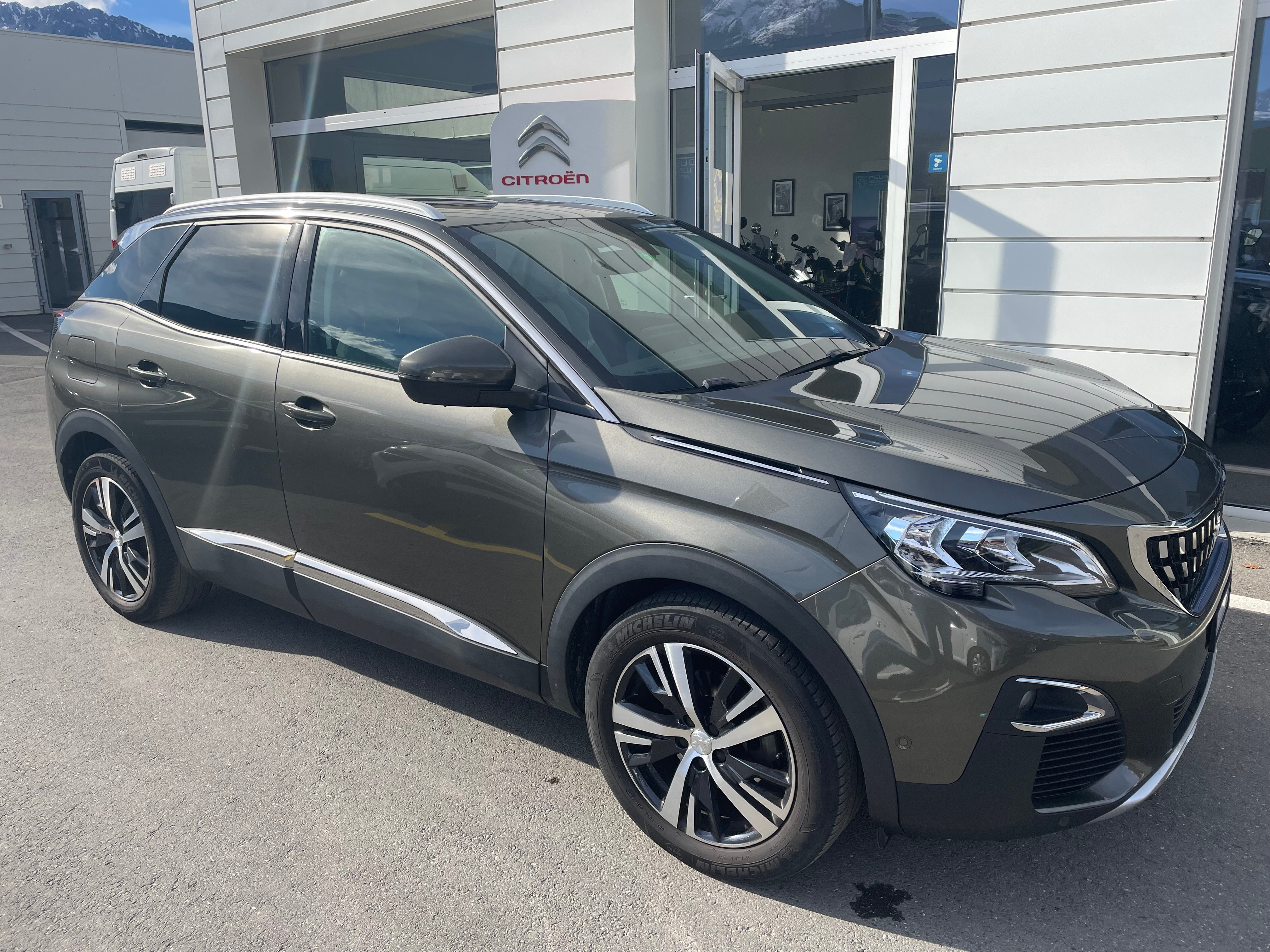 PEUGEOT 3008 1.2 PureTech Allure EAT