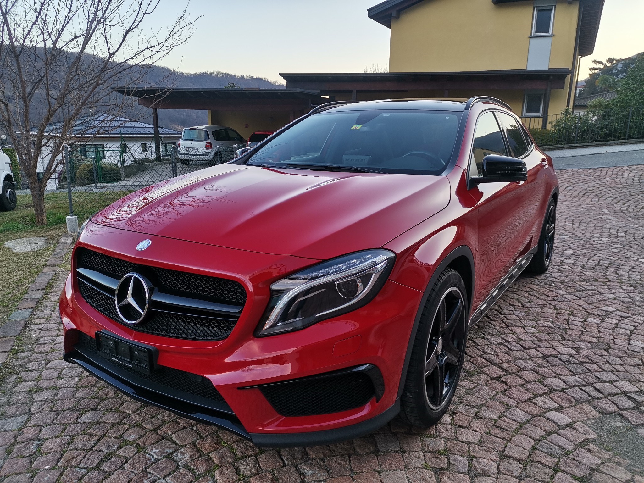 MERCEDES-BENZ GLA 180 CDI AMG Line