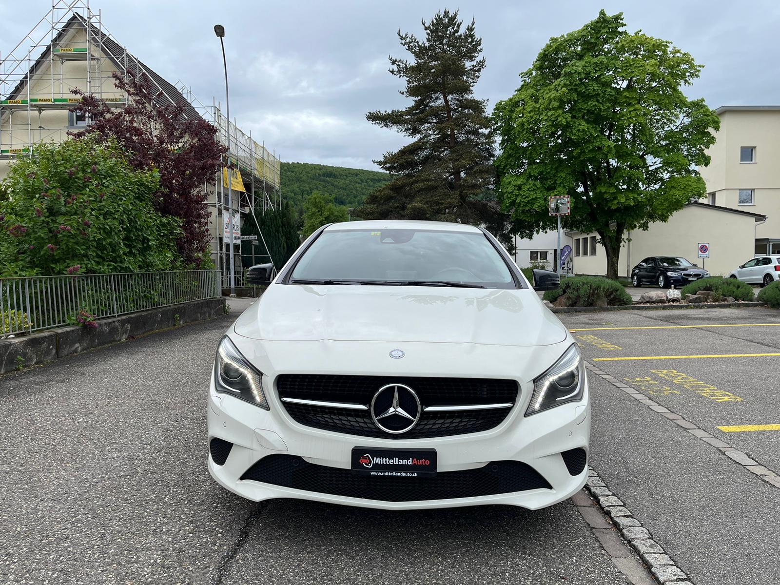 MERCEDES-BENZ CLA 200 Night Star 7G-DCT