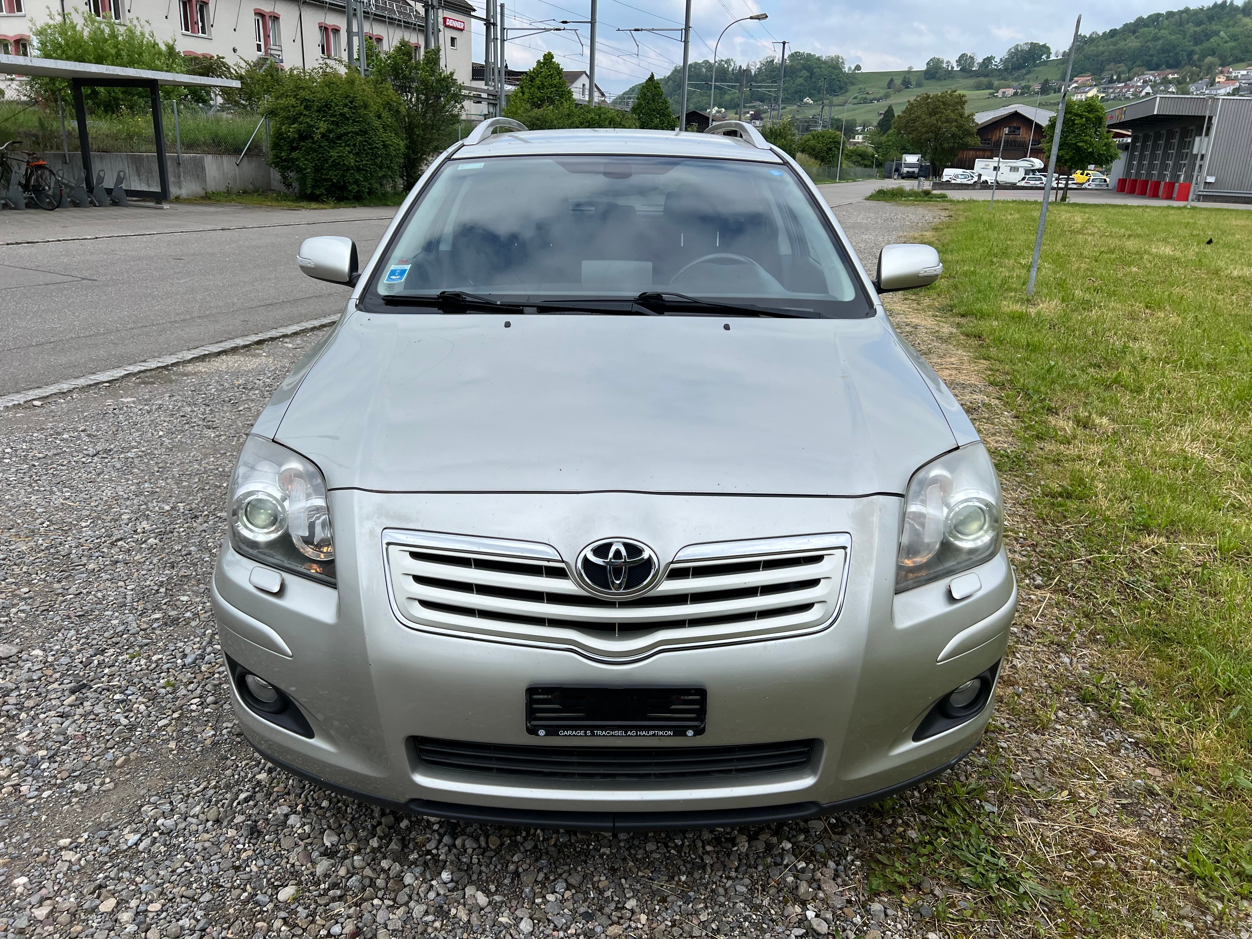 TOYOTA Avensis 2.2D-4 D CleanP. Linea Sol Prem.