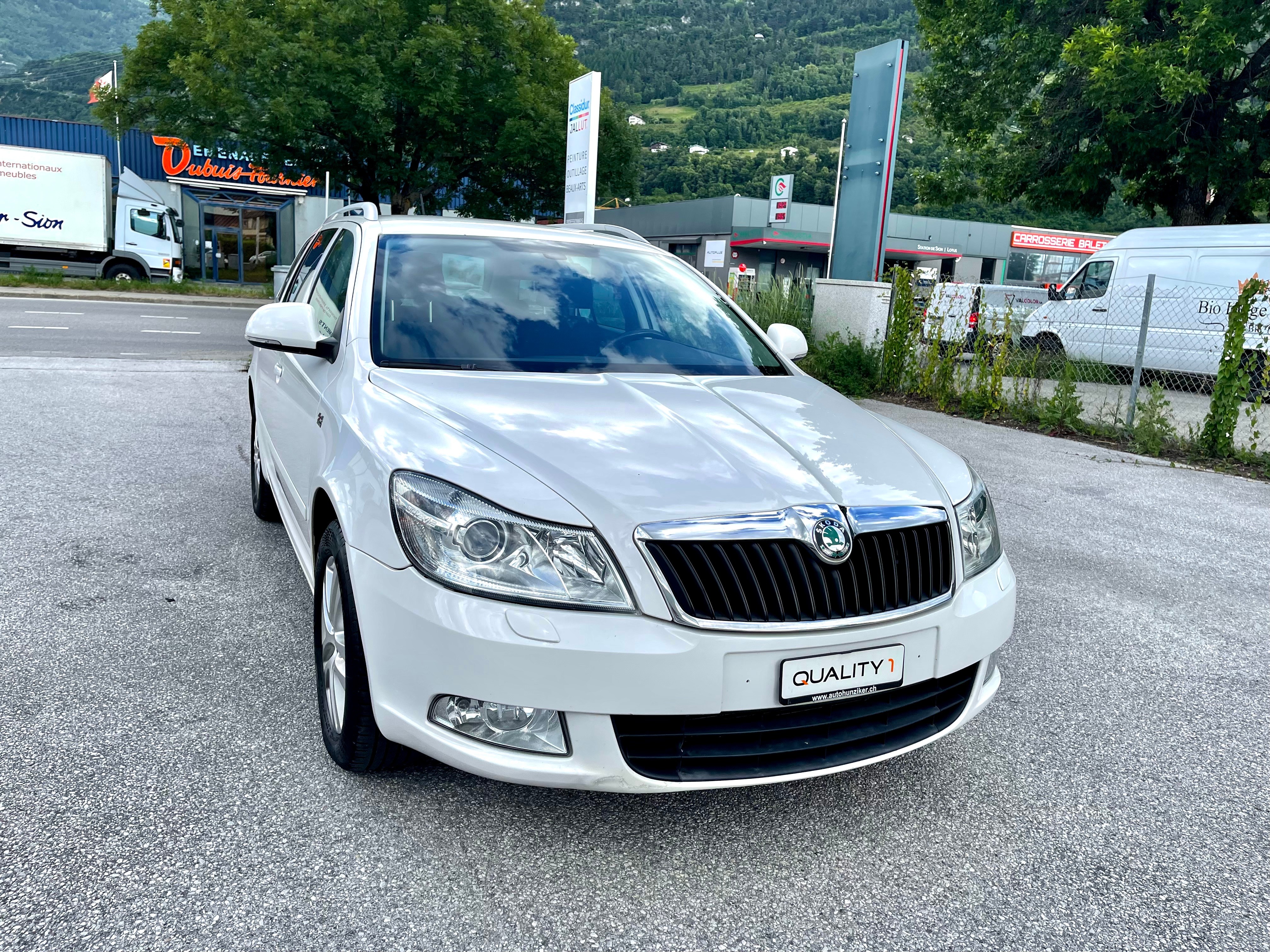 SKODA Octavia Combi 1.8 TSI Ambition 4x4