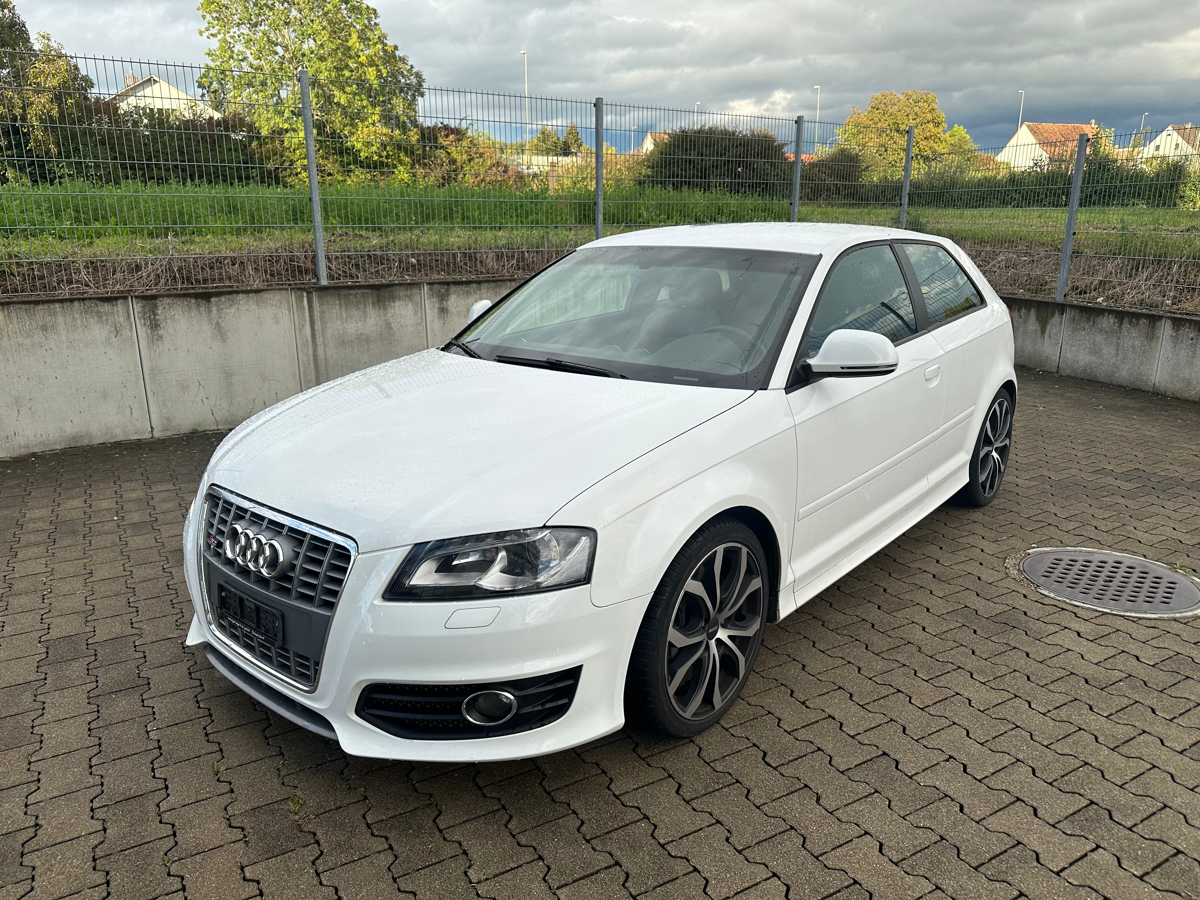 AUDI S3 2.0 TFSI quattro S-tronic