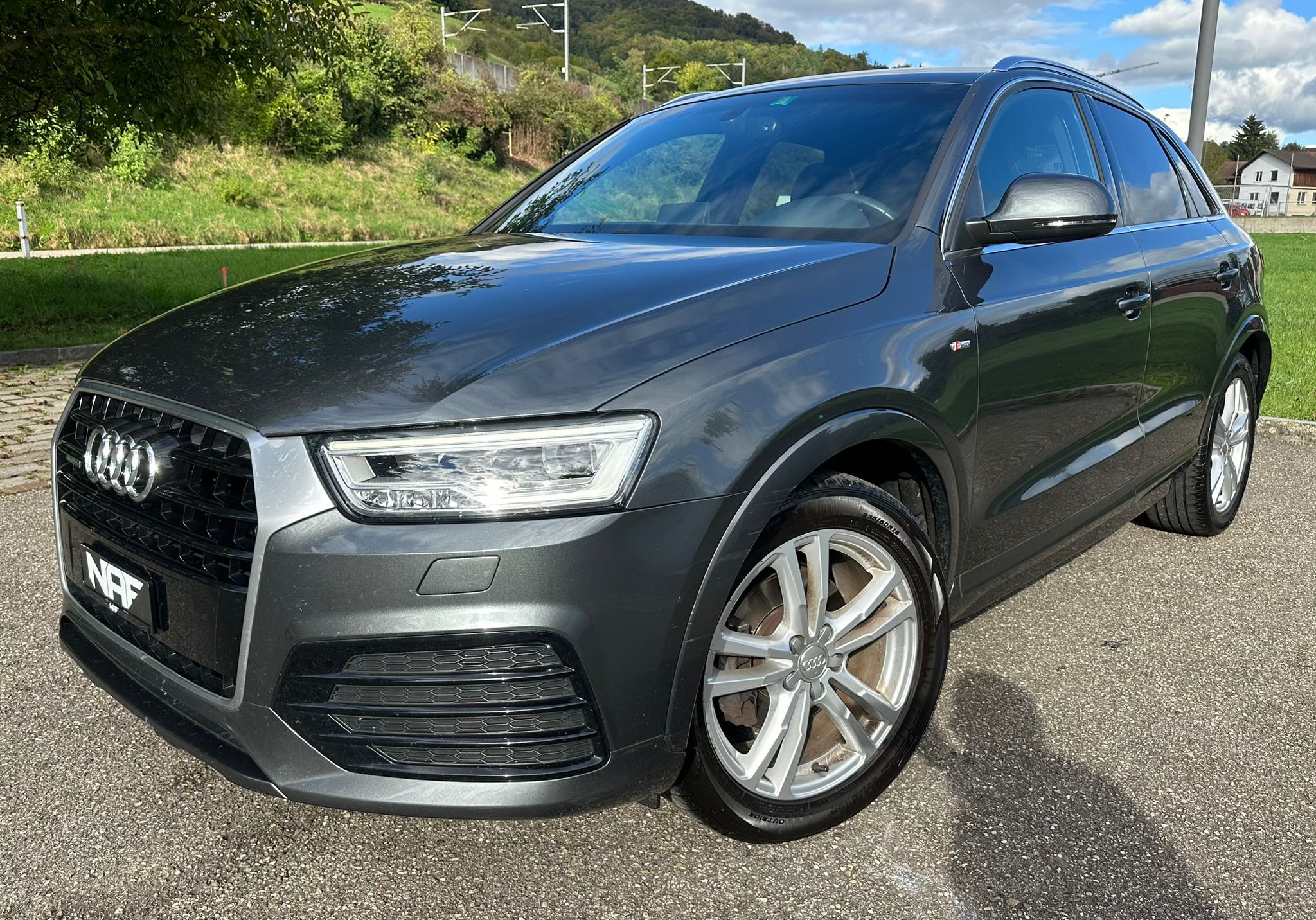 AUDI Q3 2.0 TDI sport *S-Line* quattro S-tronic