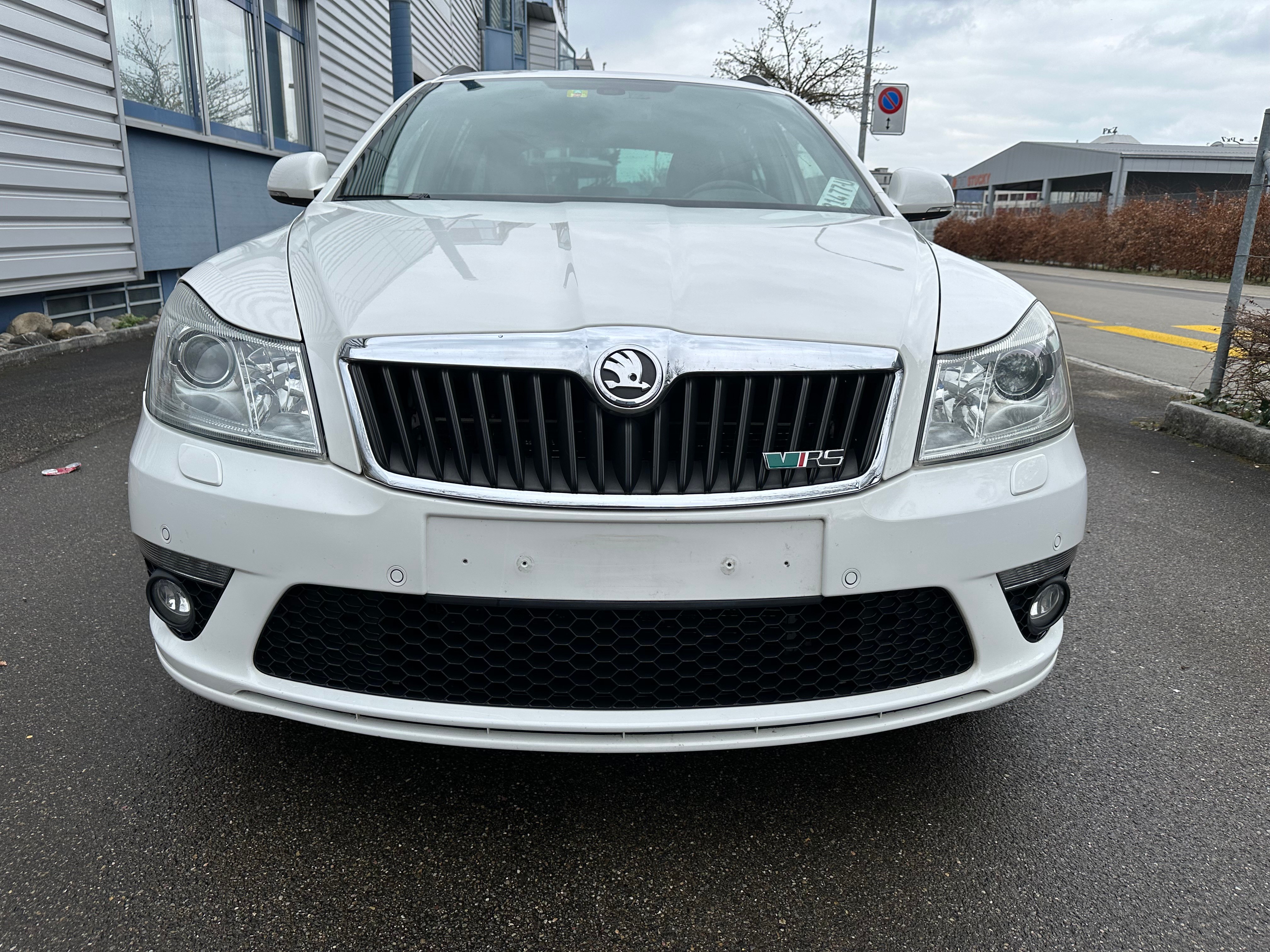 SKODA Octavia Combi 2.0 TSI RS DSG