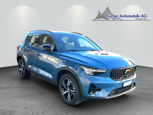 VOLVO XC40 B4 AWD Plus Dark