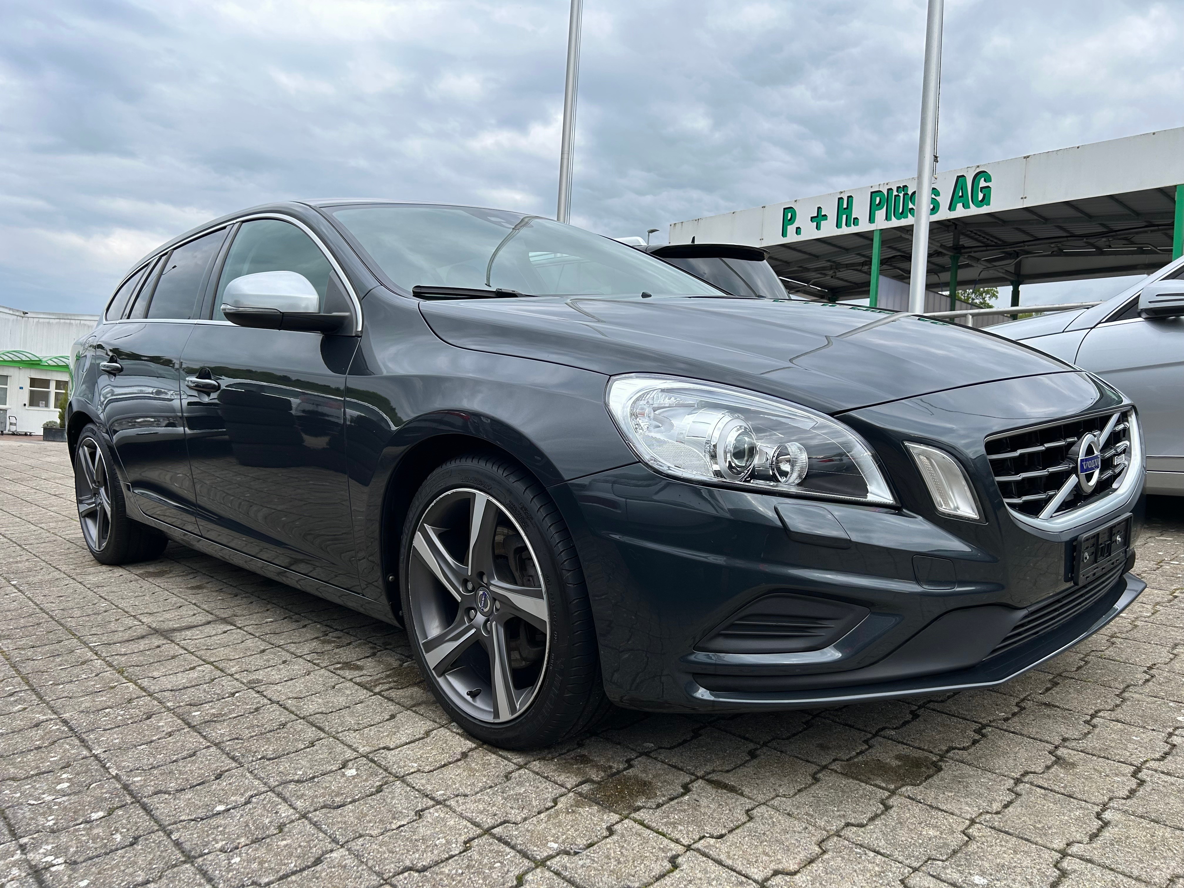 VOLVO V60 T6 AWD R-Design Geartronic