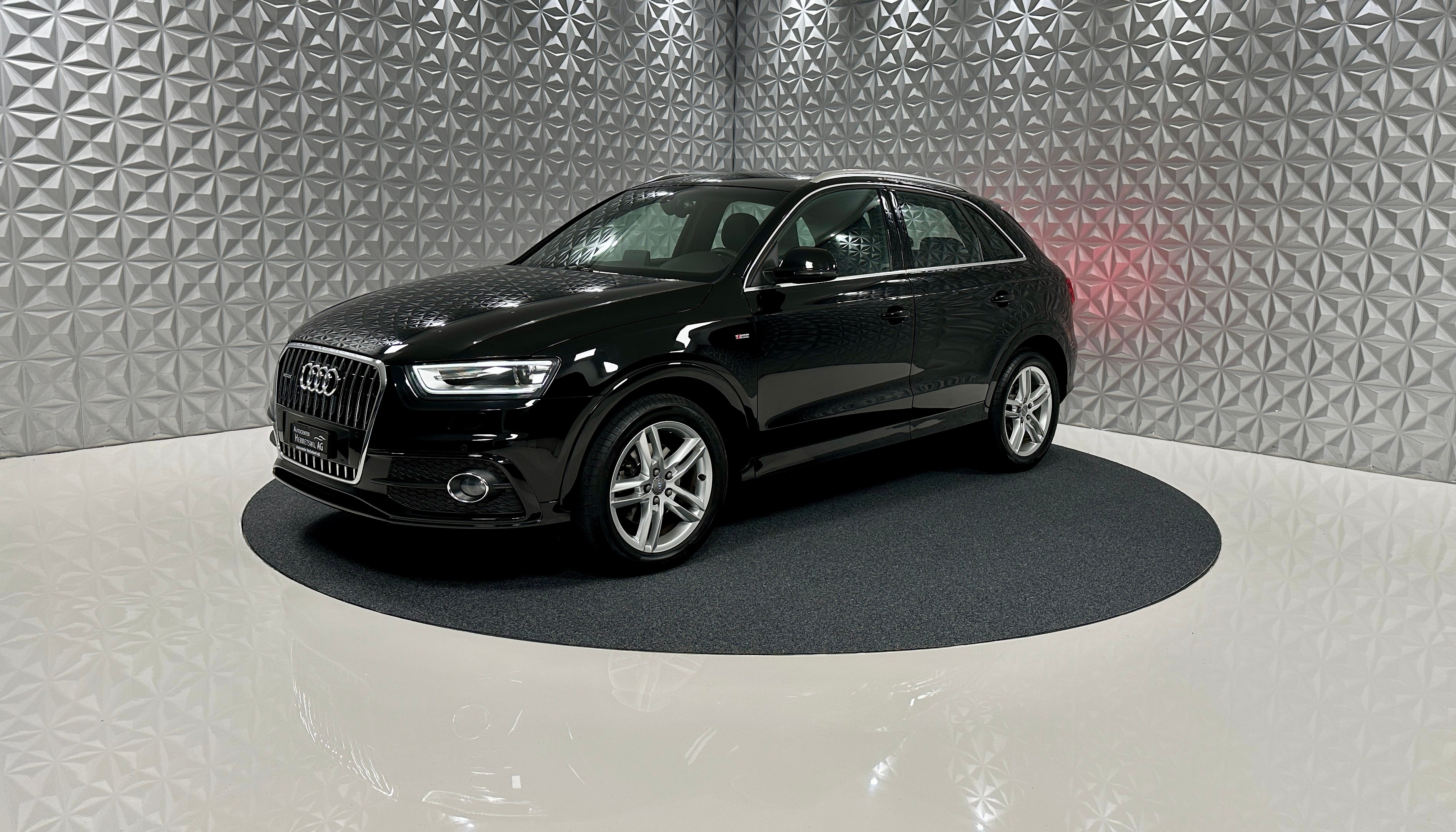 AUDI Q3 2.0 TDI quattro S-tronic **S-LINE**