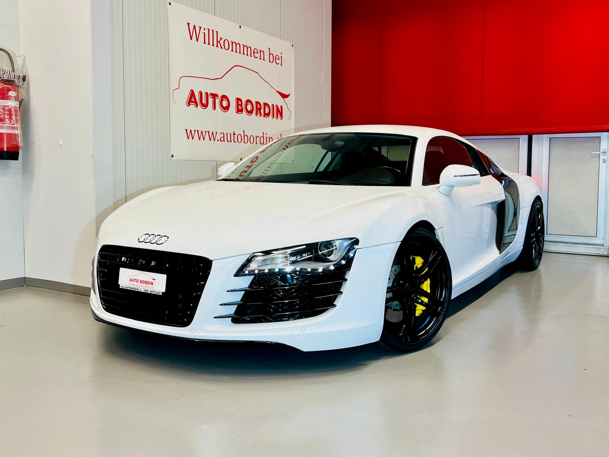 AUDI R8 Coupé 4.2 „Ibisweiss“ Manual / Handschalter mit Carbon